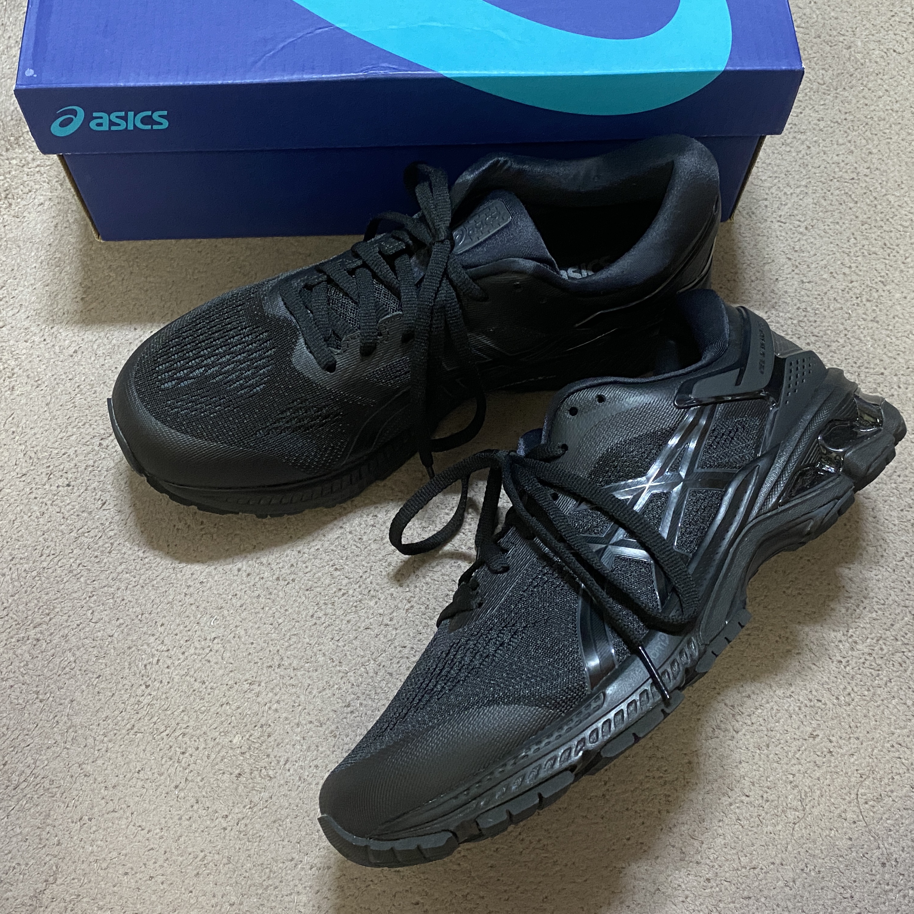 Asics Gel-Kayano 26 Black - 4E Extra Wide 착용 스타일