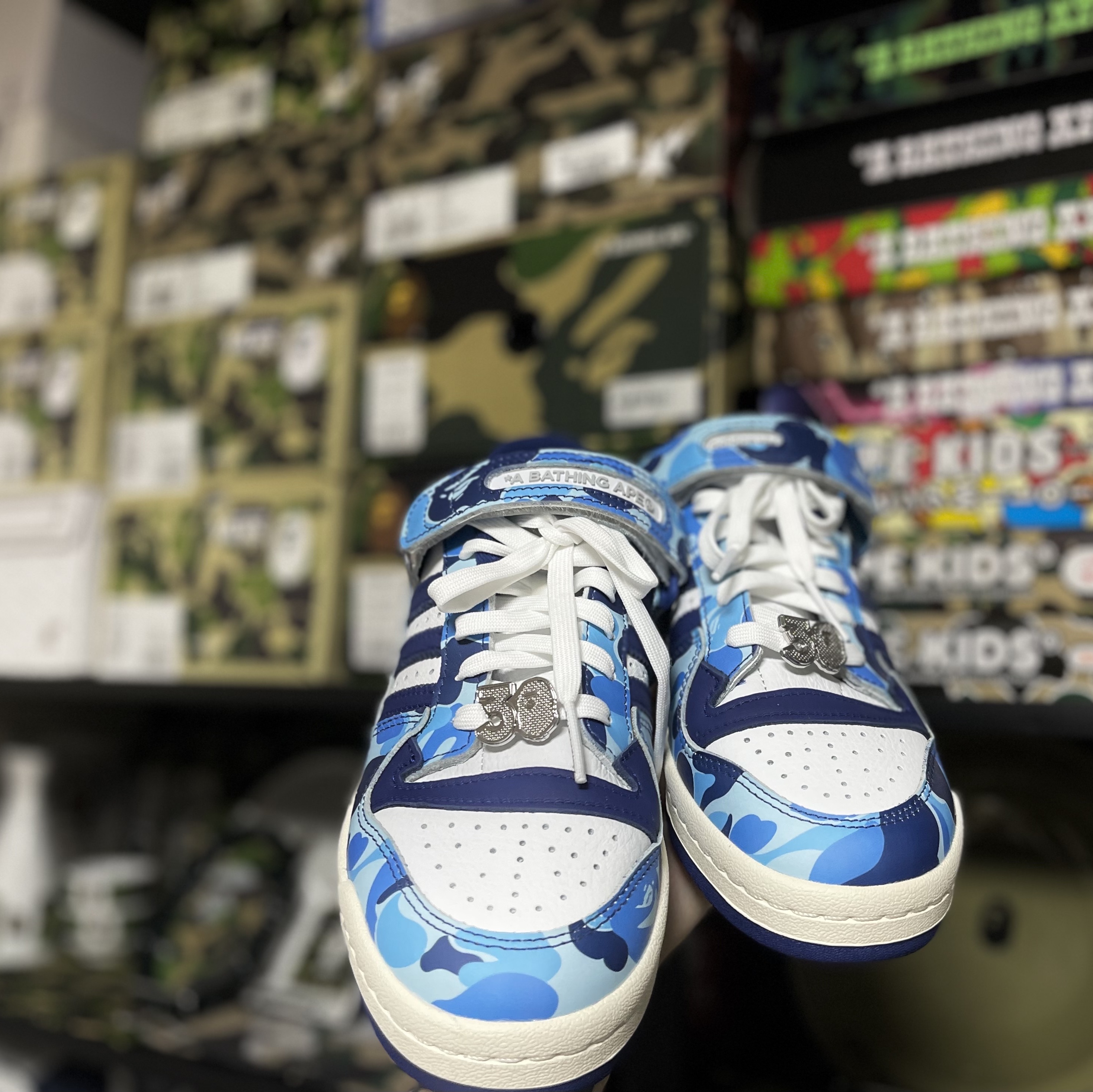 Adidas x BAPE Forum 84 Low Blue Camo 착용 스타일