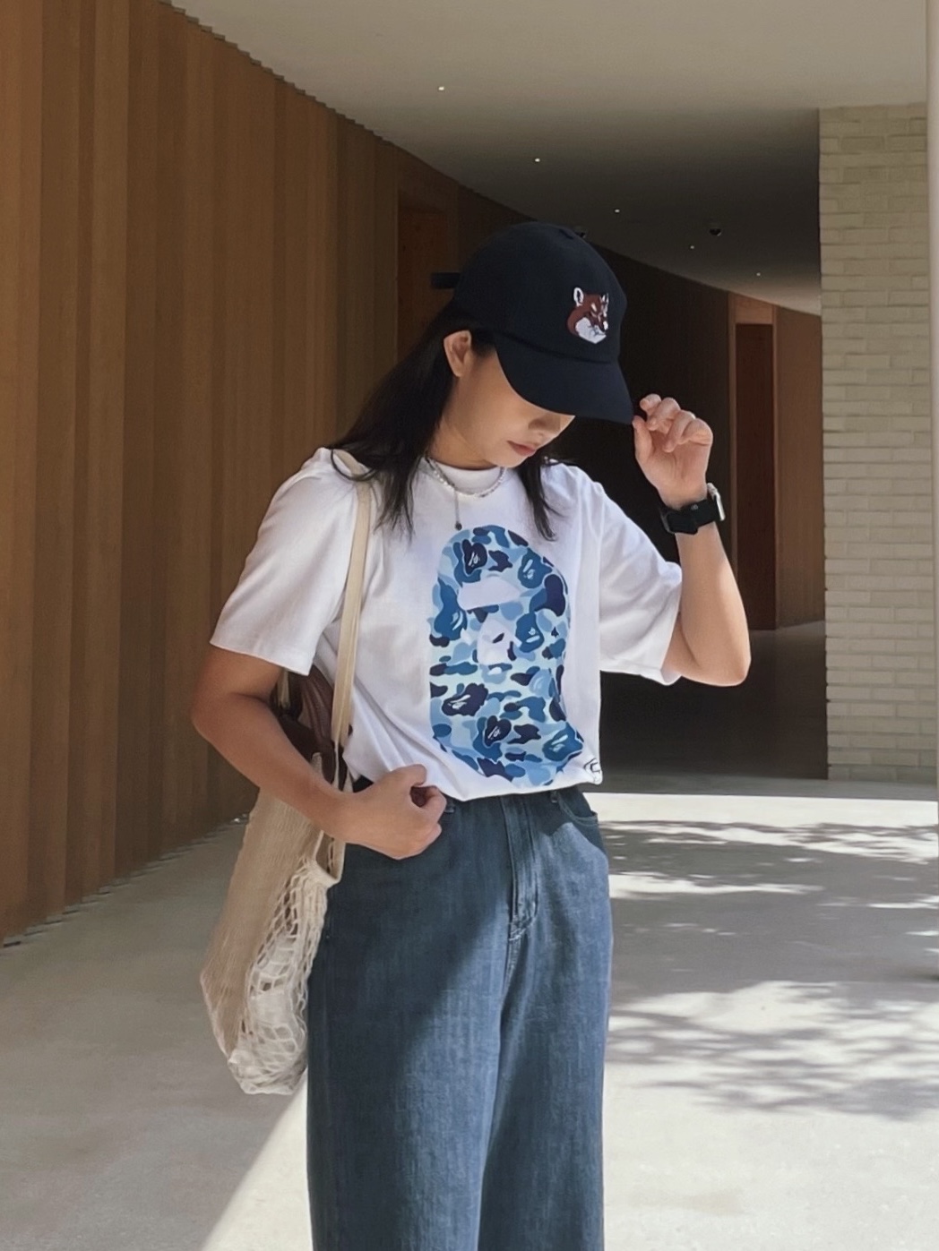 Maison Kitsune Large Fox Head Embroidered 6P Cap Navy - 21FW, Longchamp Le Pliage Filet Top Handle Bag Ecru 착용 스타일 - 1