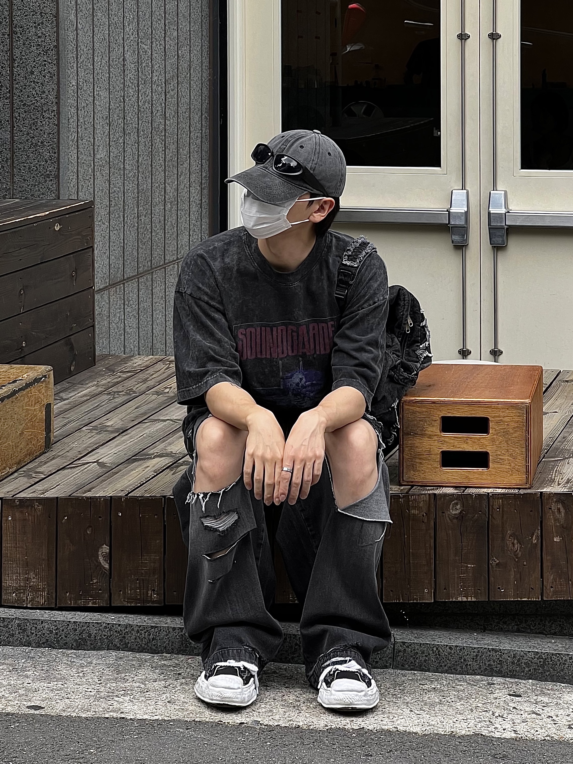 Maison Mihara Yasuhiro Hank OG Sole Canvas Low-top Sneakers Black 착용 스타일 - 5