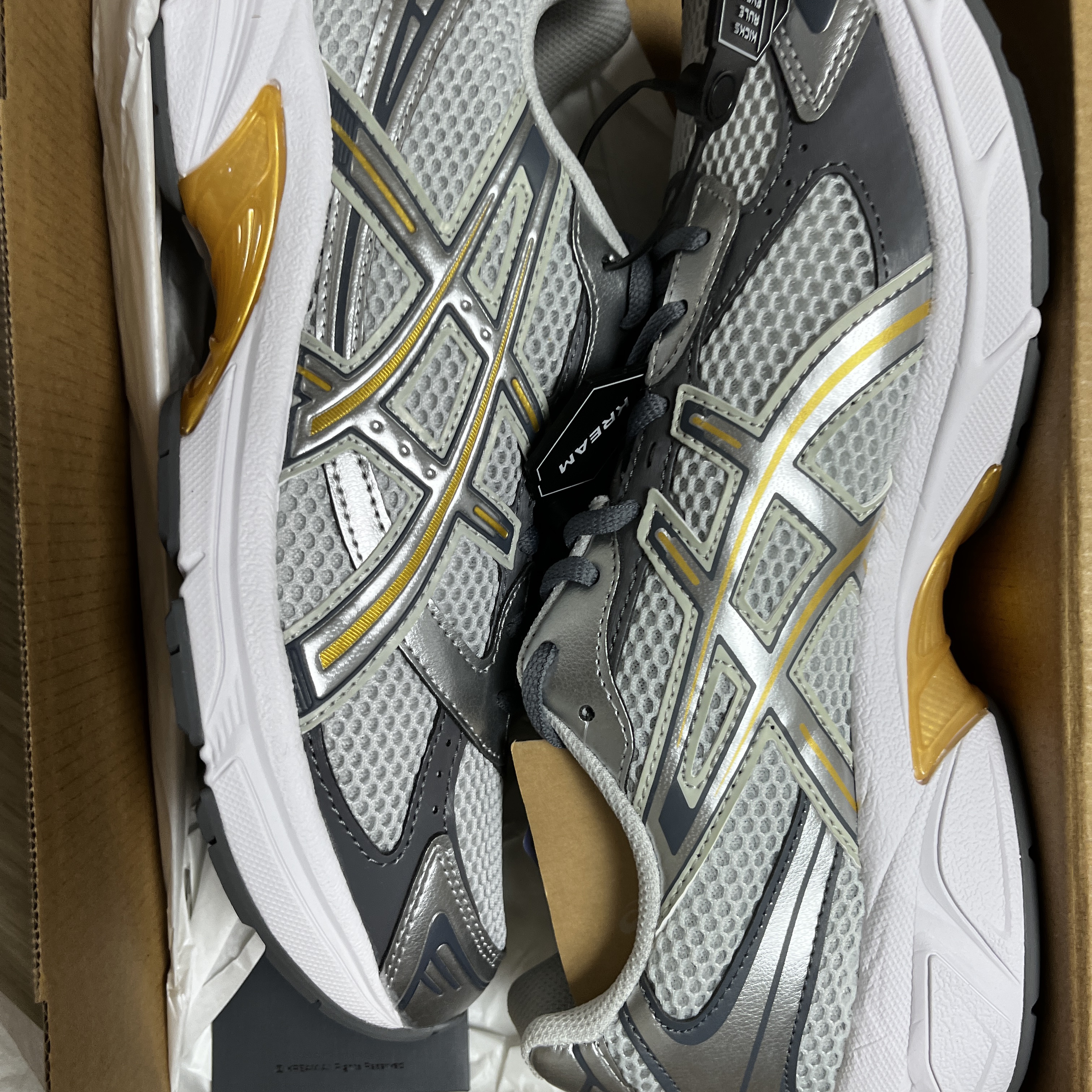 Asics Gel-1130 Polar Shade Pure Silver 착용 스타일