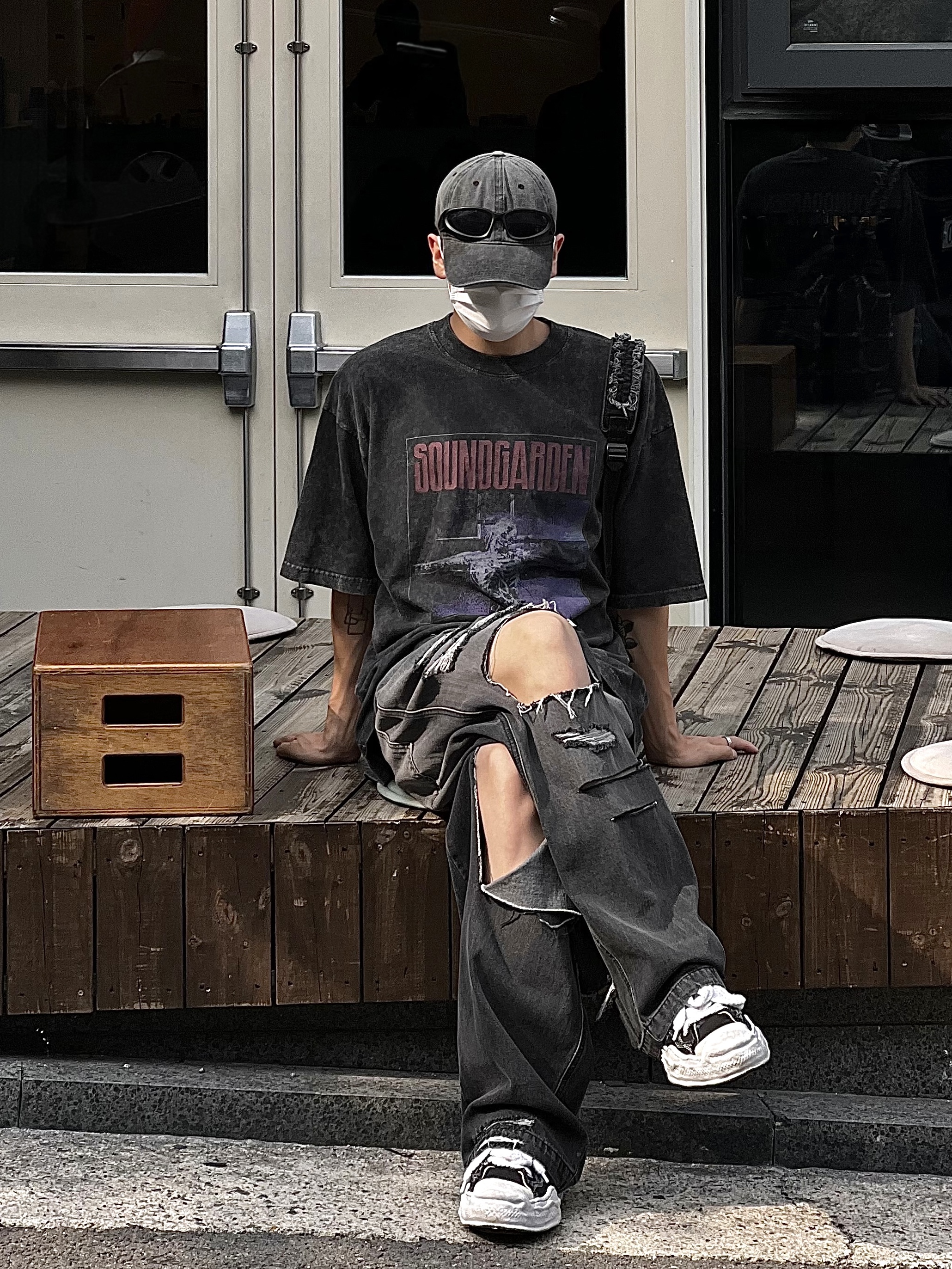 Maison Mihara Yasuhiro Hank OG Sole Canvas Low-top Sneakers Black 착용 스타일 - 1