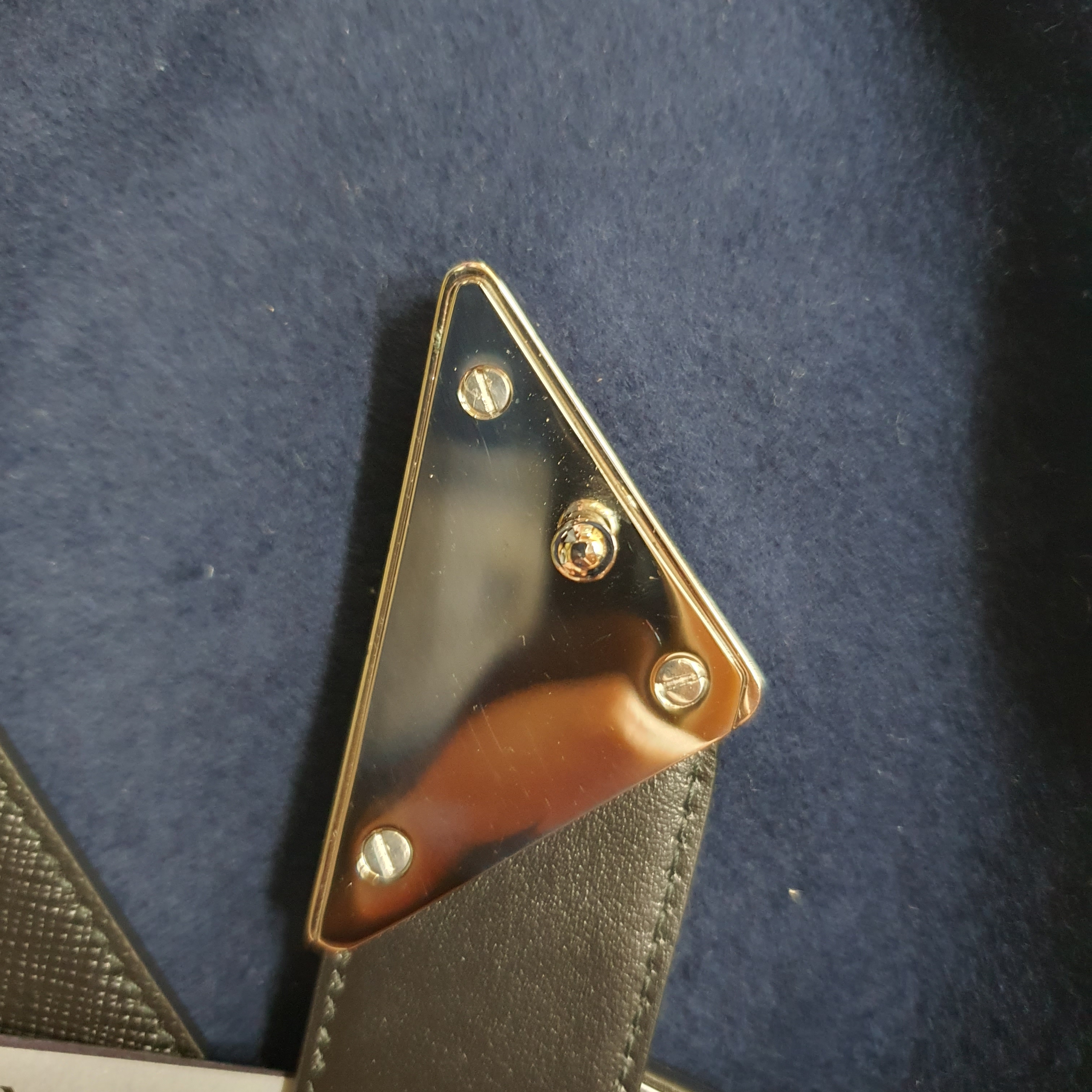 Prada Saffiano Leather Belt Black 착용 스타일 - 1