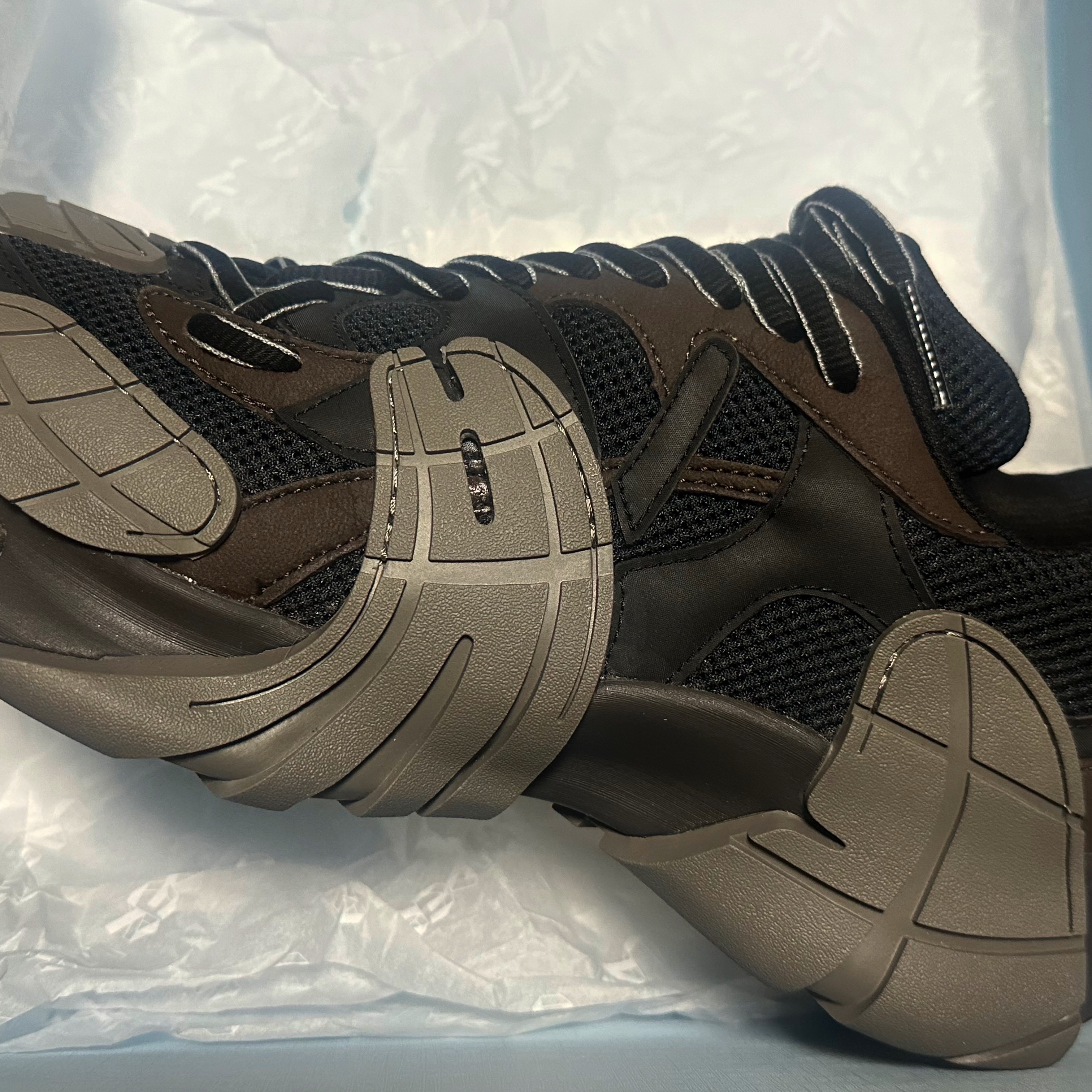 Camper Tormenta Black Gray 착용 스타일 - 4