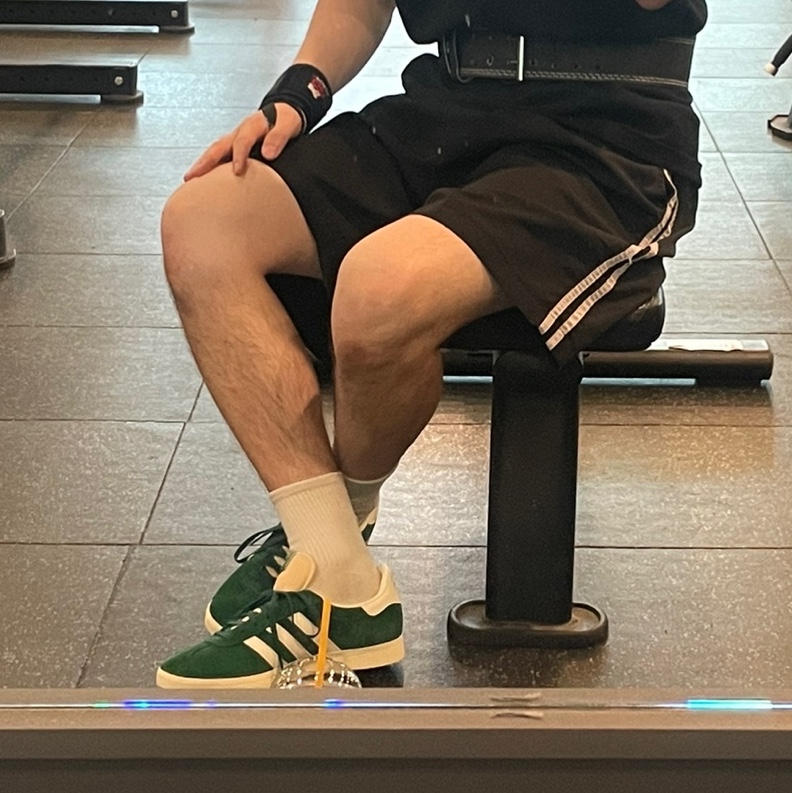 Adidas Gazelle Dark Green Cream White 착용 스타일 - 1