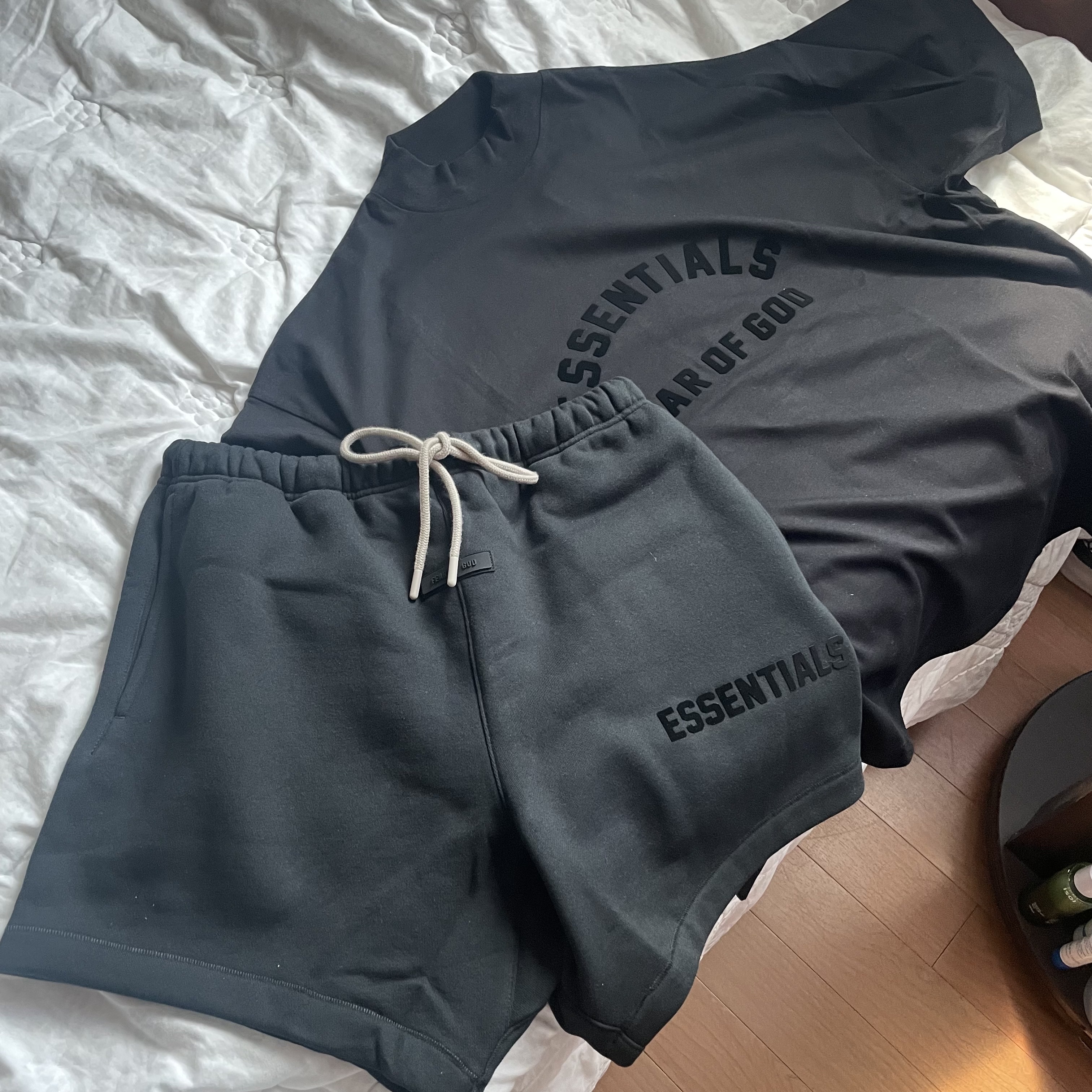 Essentials The Black Collection T-Shirt Black - 23SS 착용 스타일