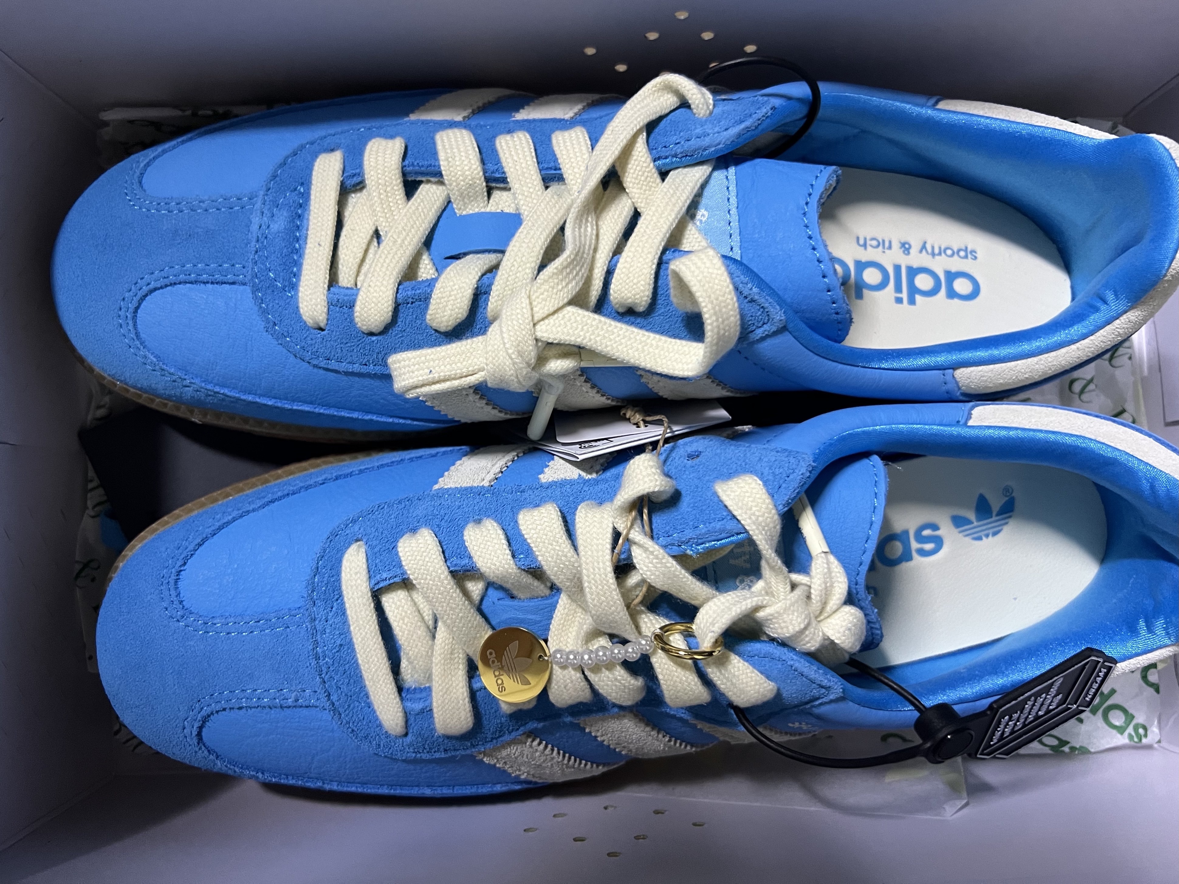 Adidas x Sporty & Rich Samba Blue Rush Cream White 착용 스타일