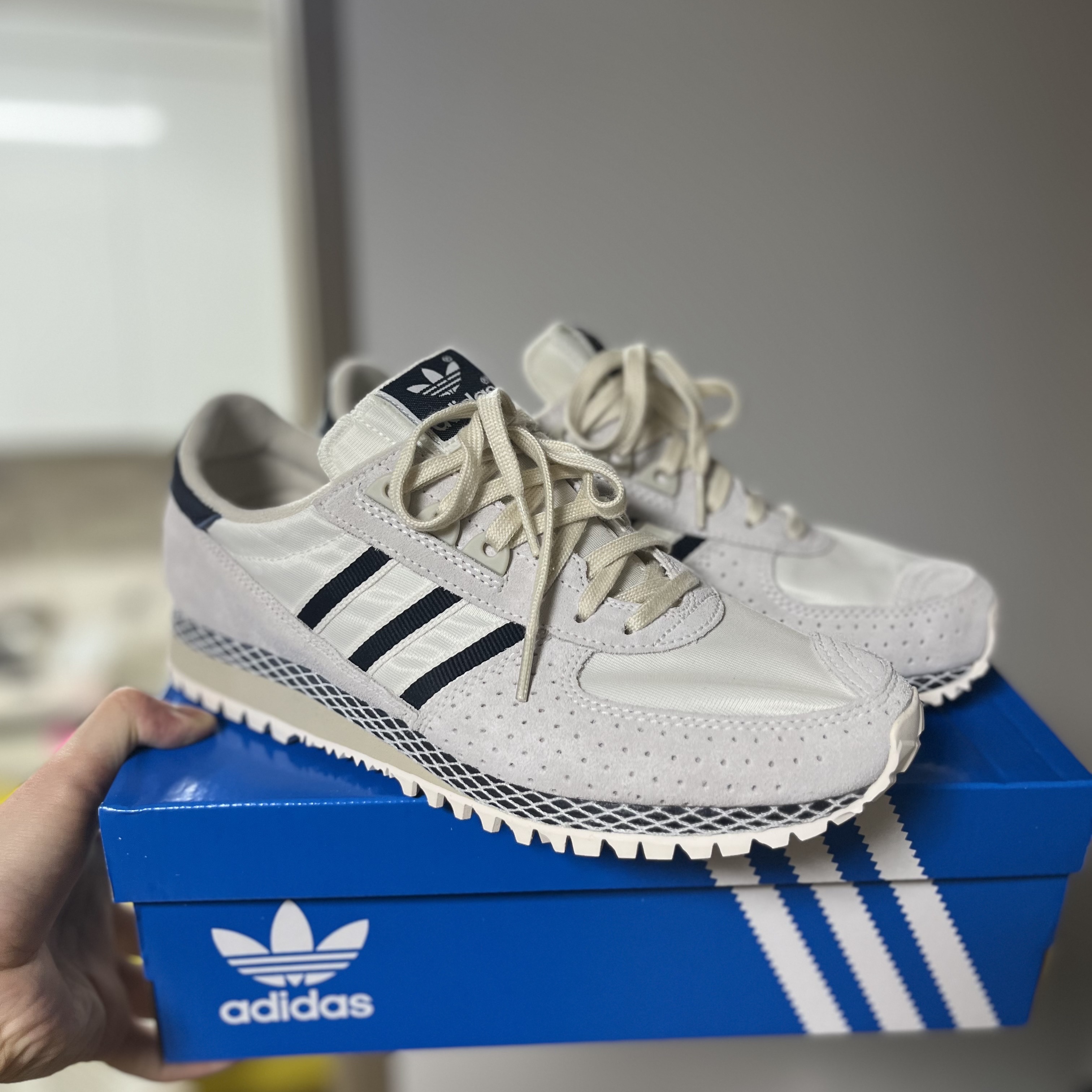 Adidas City Marathon PT Beige Navy 착용 스타일