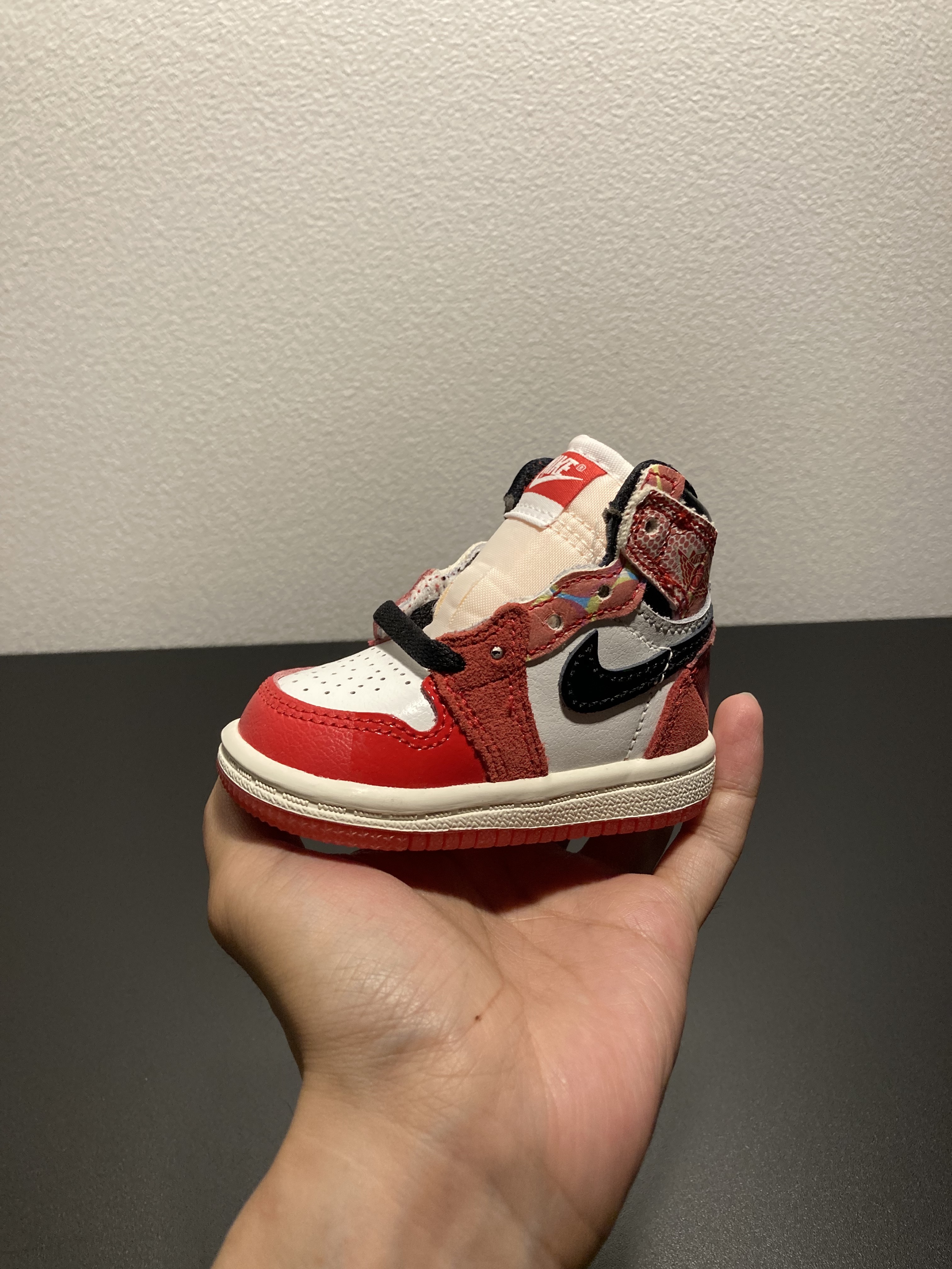 (TD) Jordan 1 Retro High Spider-Man Next Chapter 착용 스타일 - 1