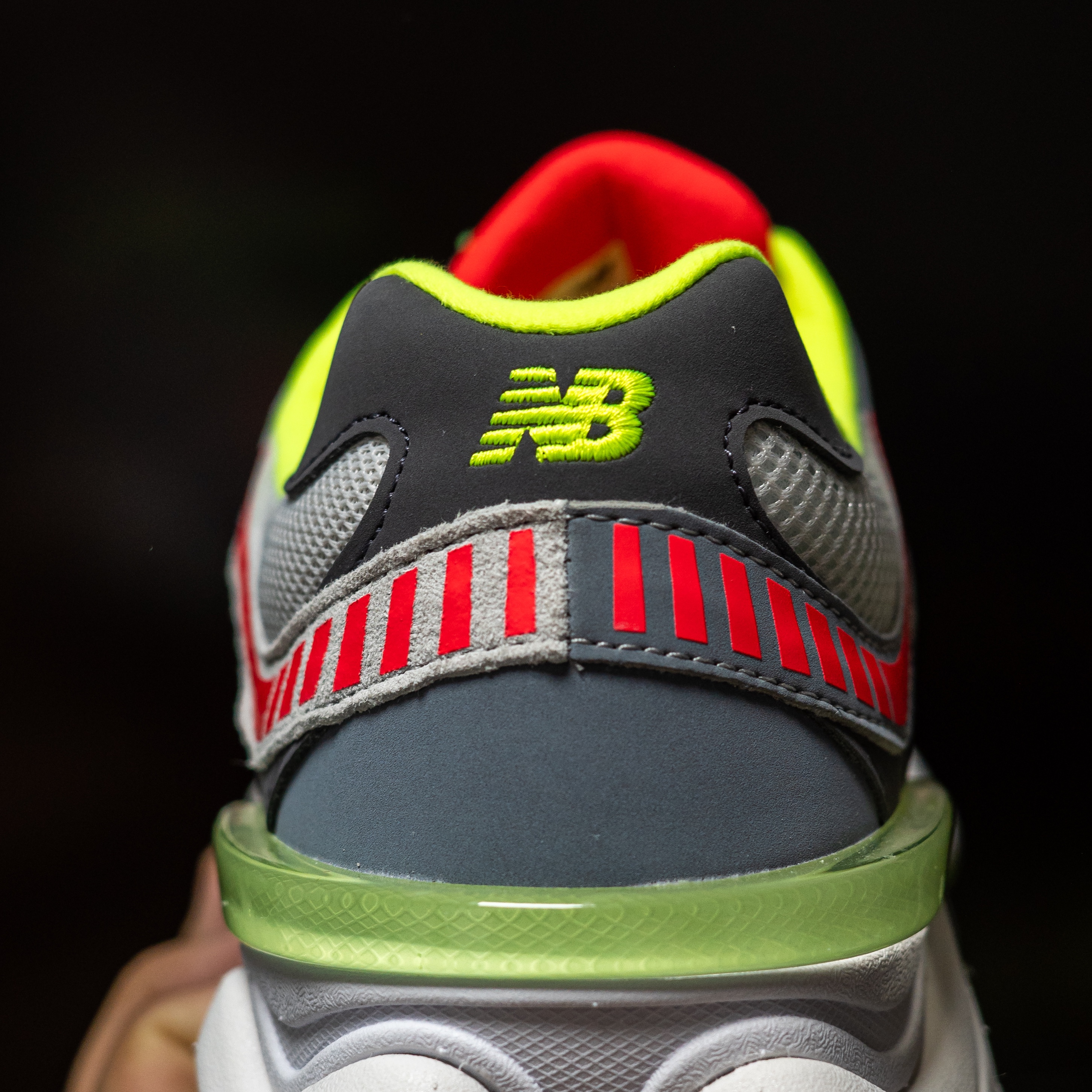 New Balance 9060 Grey Glow 착용 스타일 - 4