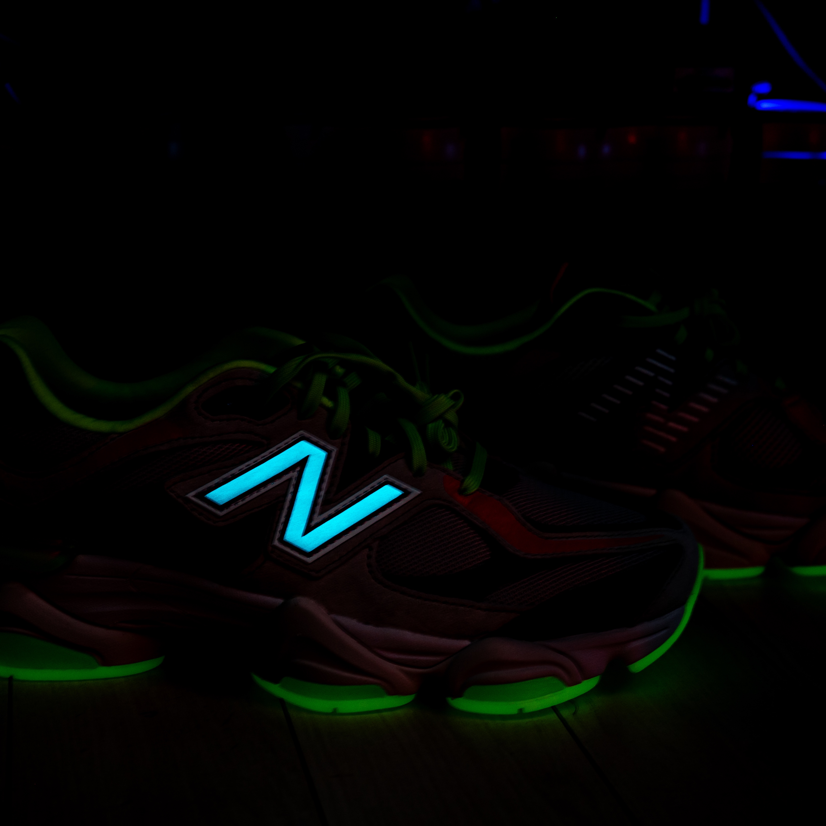 New Balance 9060 Grey Glow 착용 스타일 - 5