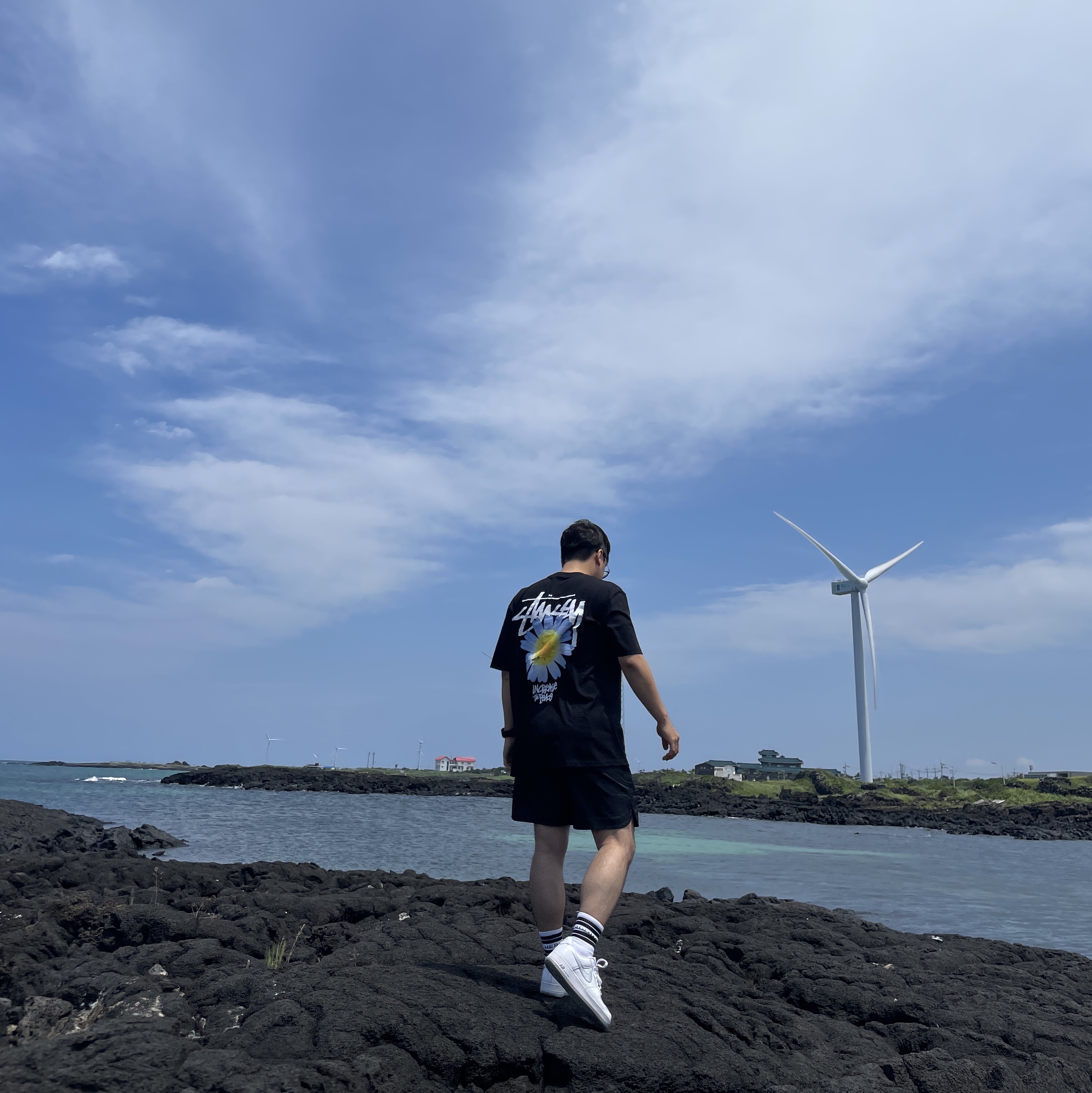 Stussy ITP Flower T-Shirt Black 착용 스타일