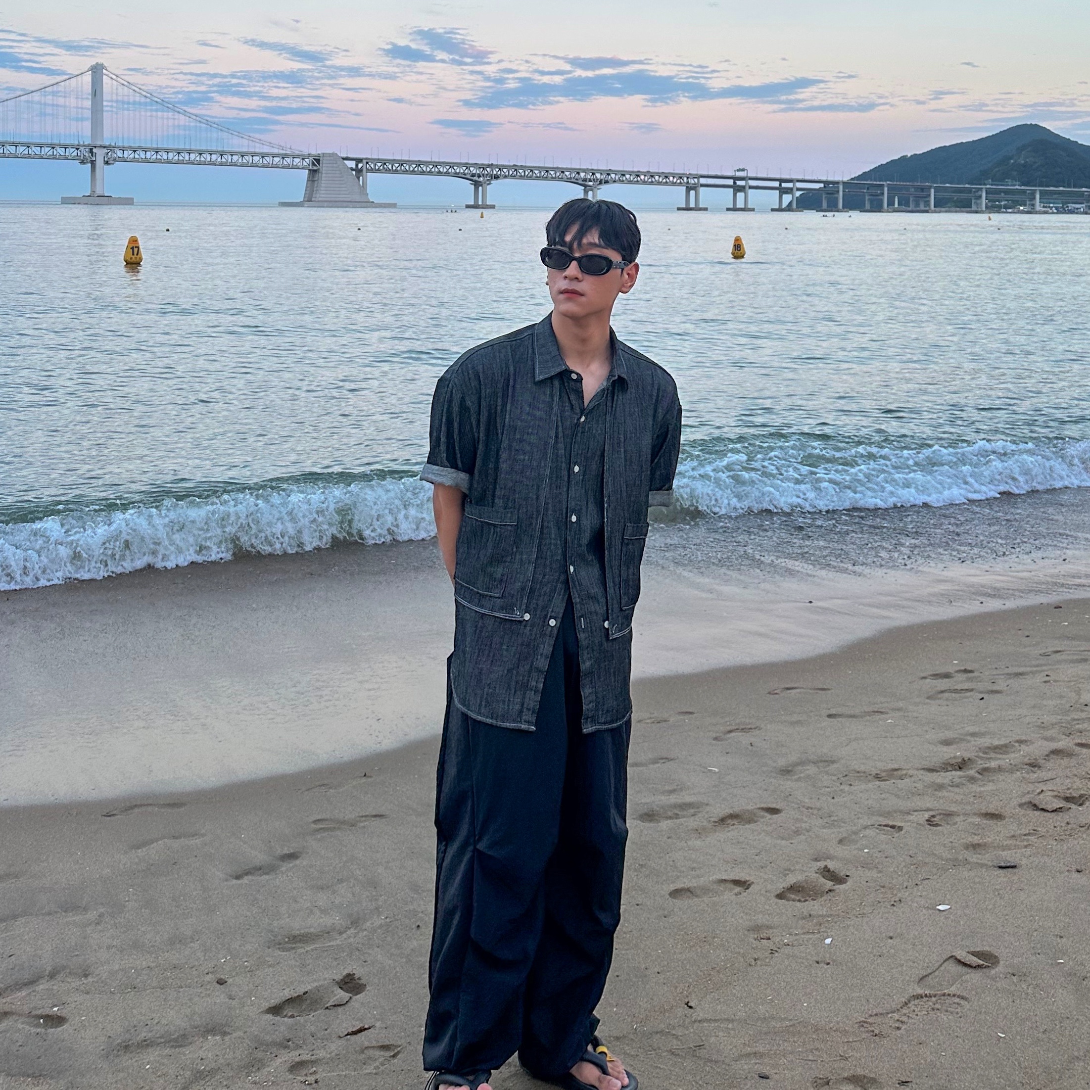 Gentle Monster x Maison Margiela MM004 Black Black 착용 스타일