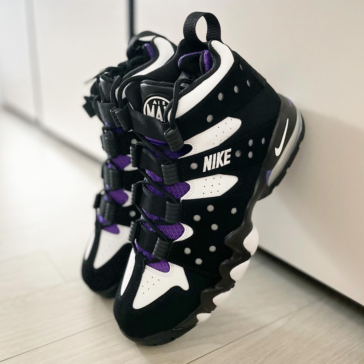 Nike Air Max 2 CB 94 Black and Pure Purple 착용 스타일 - 1