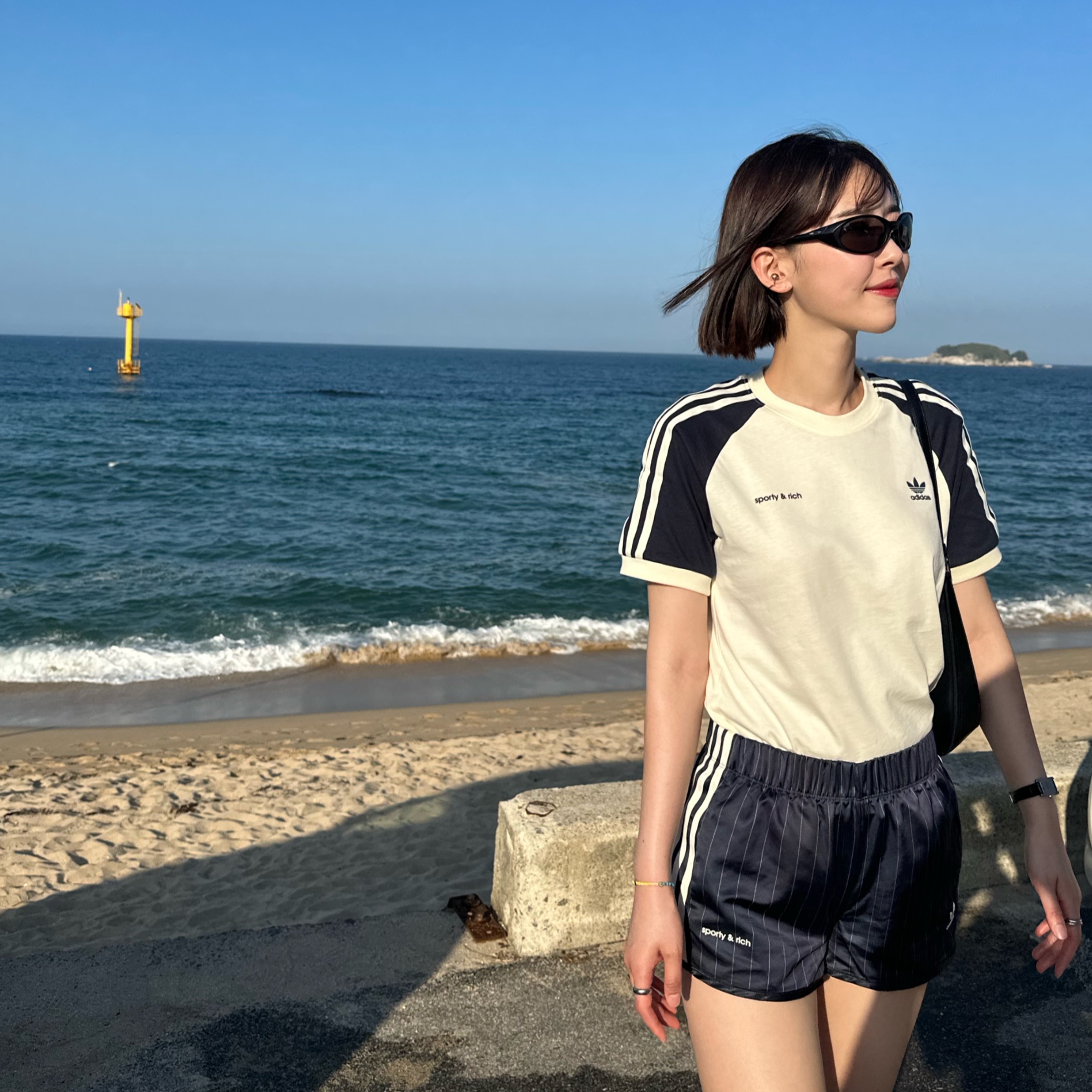 Oakley Eye Jacket Redux Matte Black Frame Prizm Grey Lenses High Bridge Fit, (W) Adidas x Sporty & Rich T-Shirt Cream White - US Sizing 착용 스타일 - 1