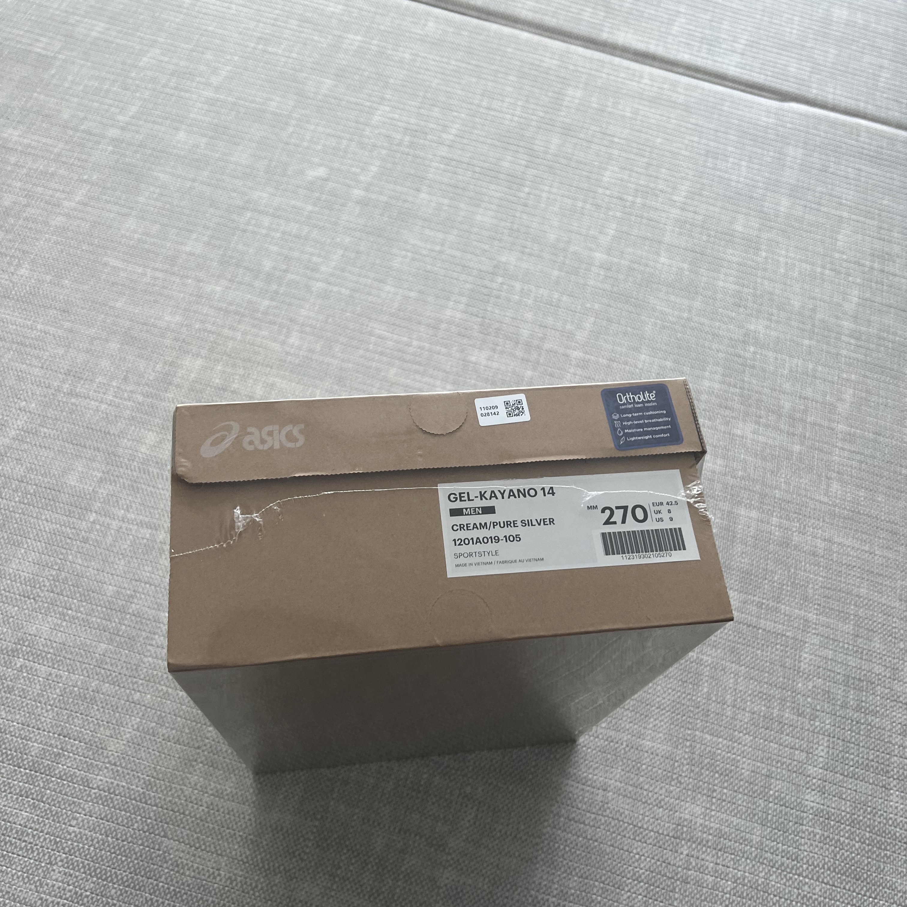 Asics Gel-Kayano 14 Cream Pure Silver 착용 스타일 - 2