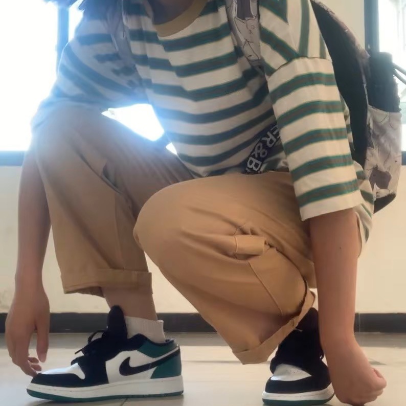 (GS) Jordan 1 Low Black Mystic Green 착용 스타일 - 1