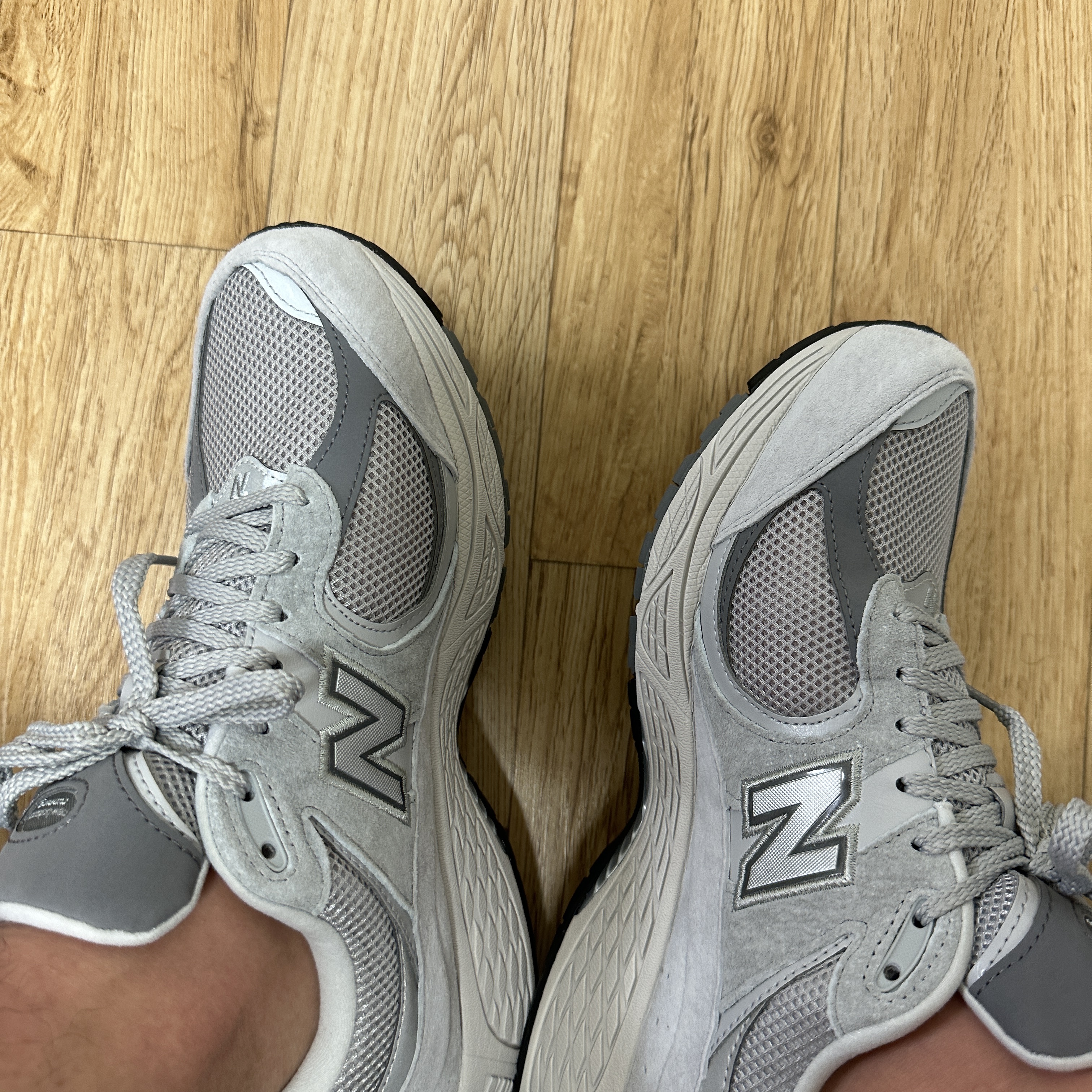 New Balance 2002R T2 Gray 착용 스타일