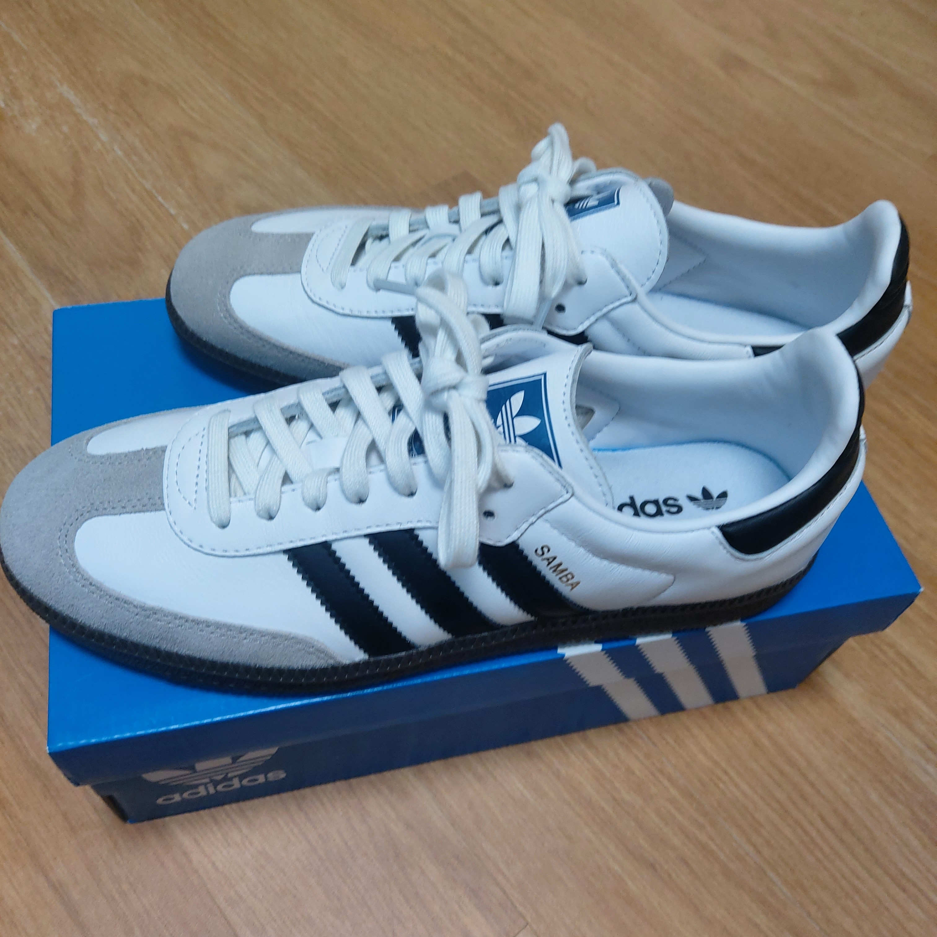 Adidas Samba OG Cloud White 착용 스타일