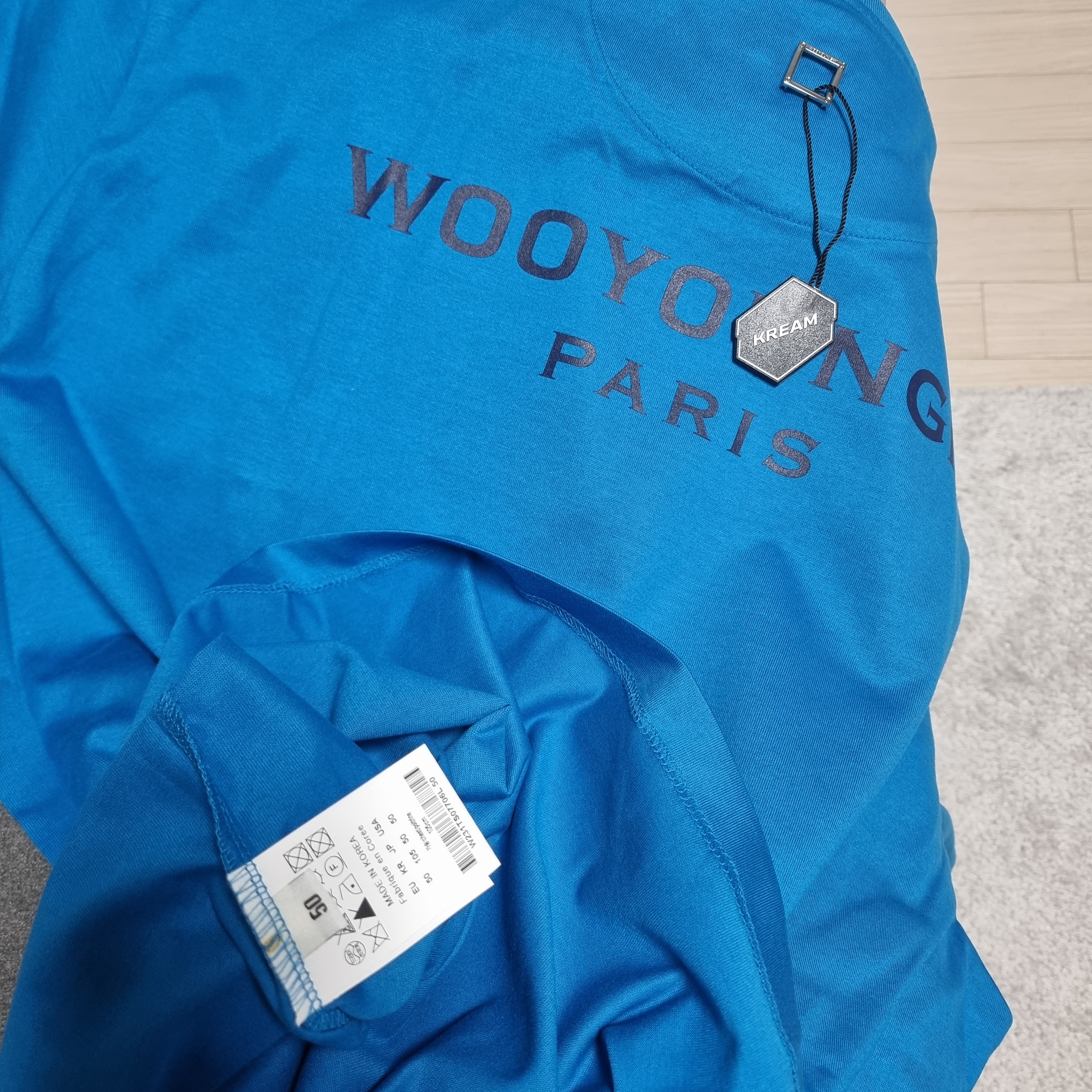 Wooyoungmi Flower Print Back Logo T-Shirt Black - 23SS 착용 스타일 - 5