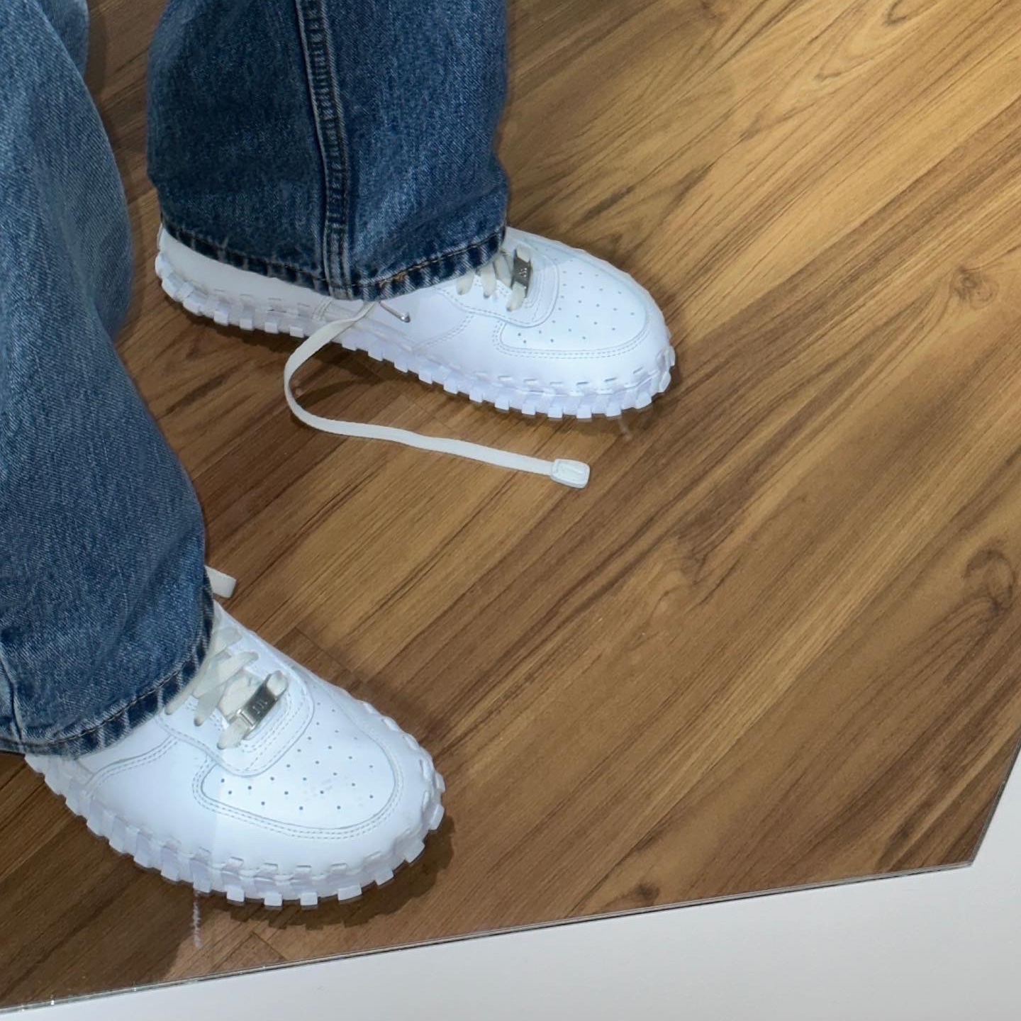 Nike x Jacquemus J Force 1 Low LX SP White 착용 스타일 - 1