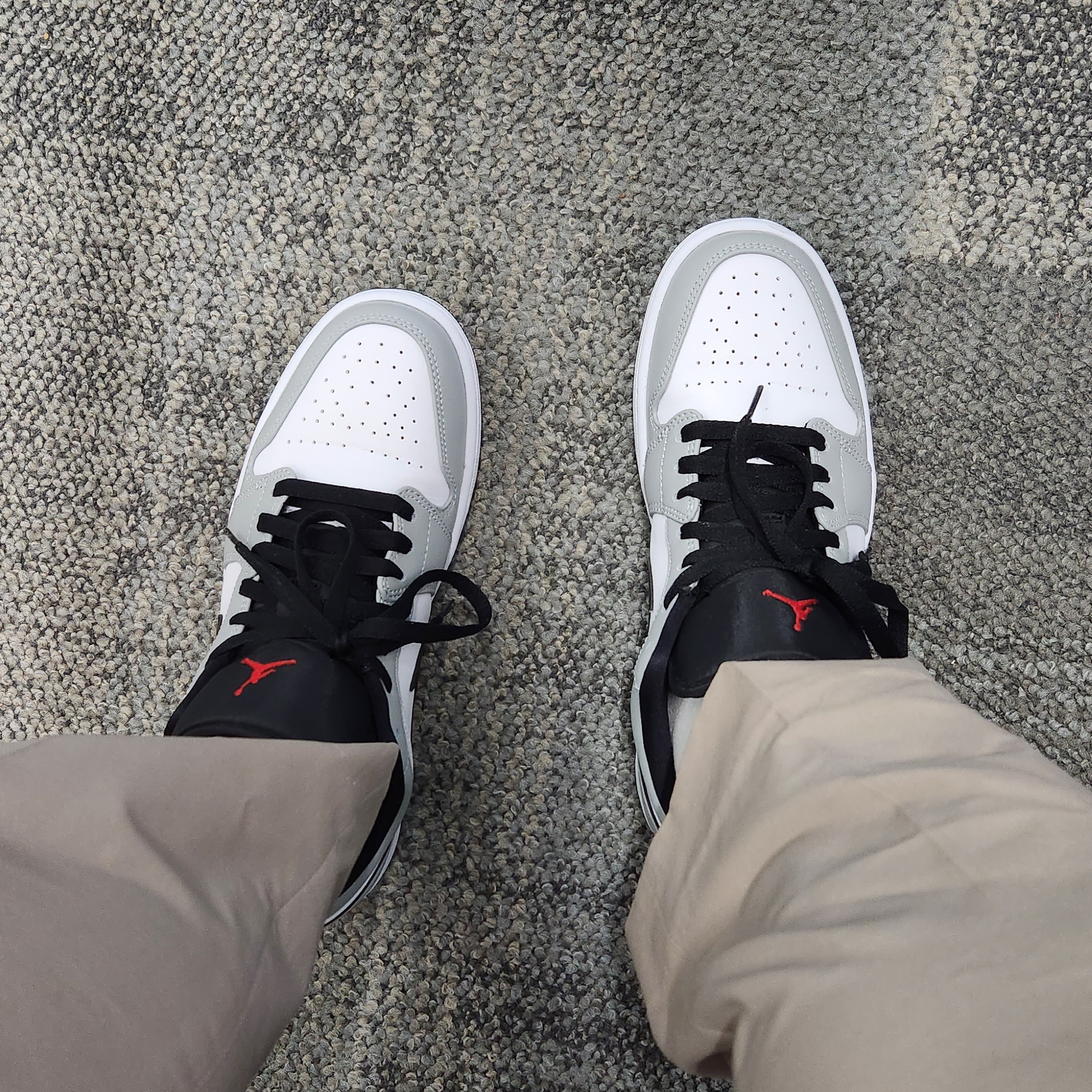 Jordan 1 Low Light Smoke Grey 착용 스타일 - 3