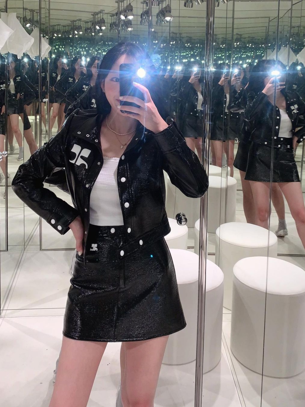 (W) Courreges Reedition Vinyl Jacket Black, (W) Courreges Reedition Vinyl Jacket Ink 착용 스타일
