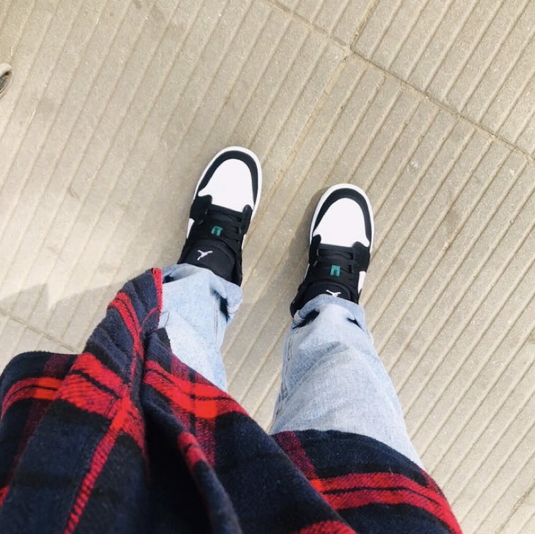 (GS) Jordan 1 Low Black Mystic Green 착용 스타일 - 2