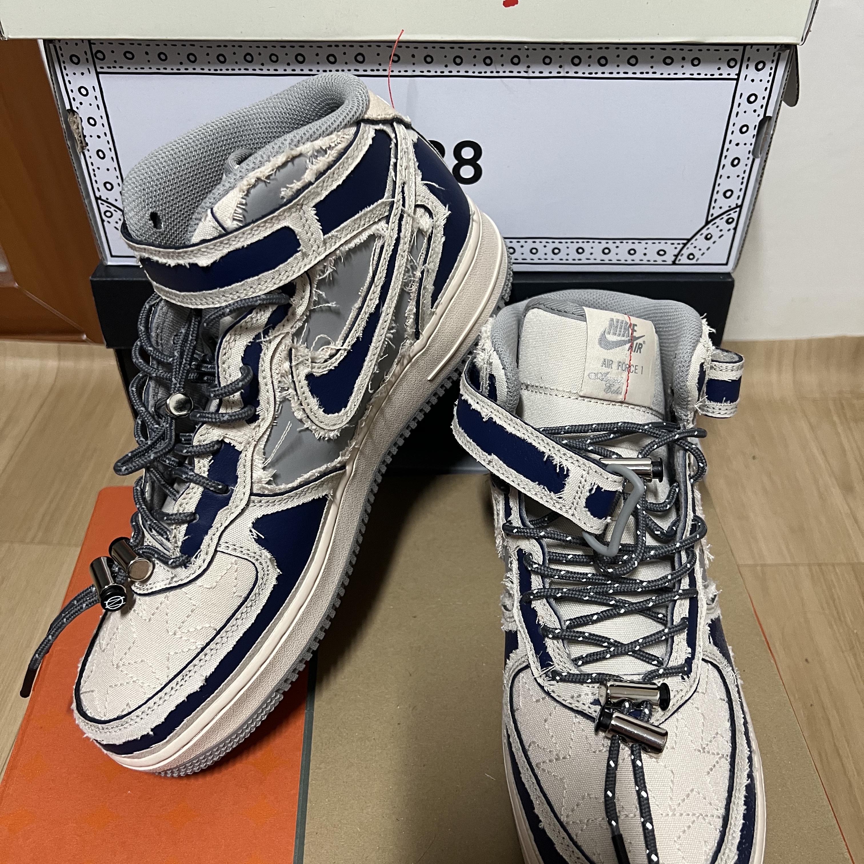 Nike Air Force 1 Mid '07 Pearl White 착용 스타일 - 3