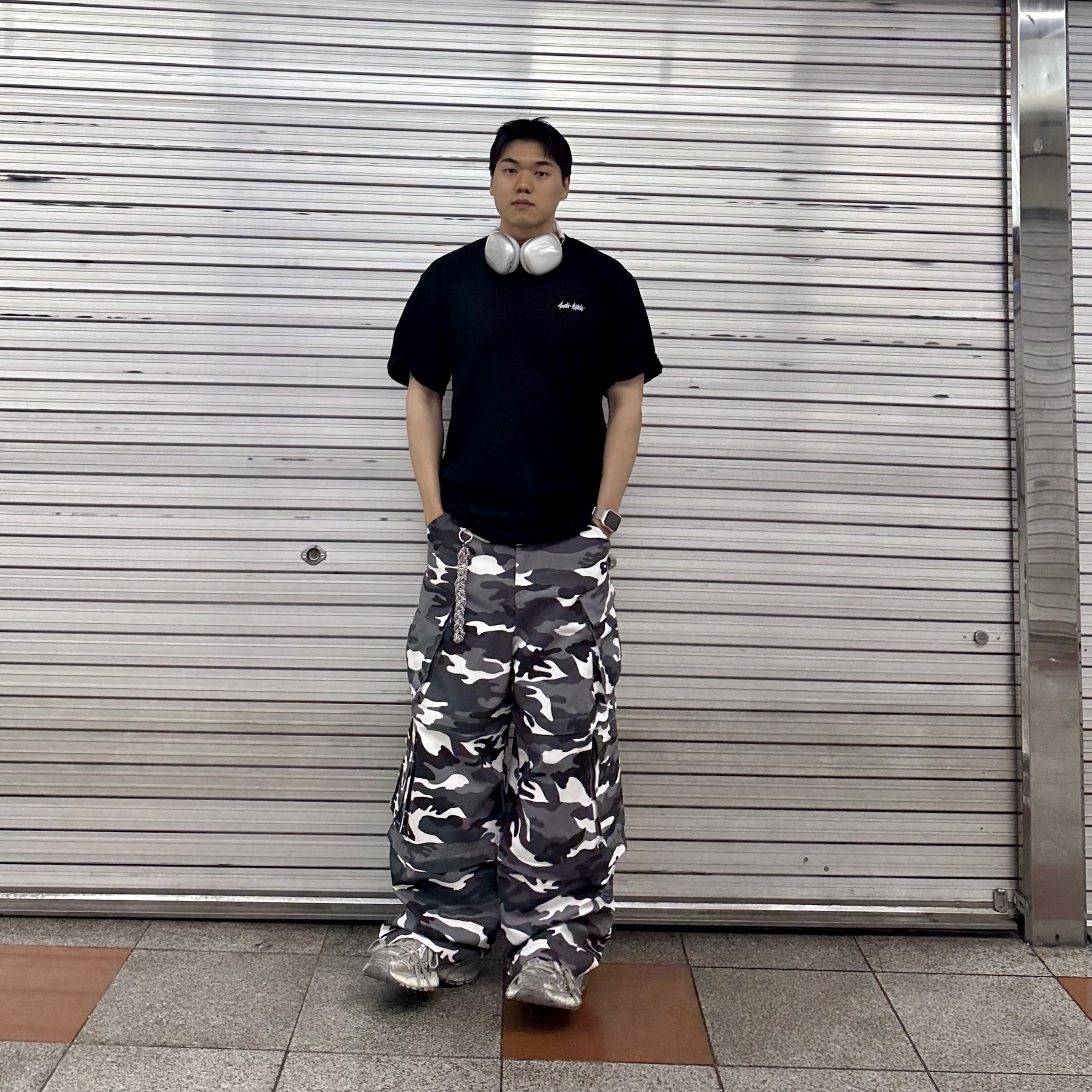 Apple AirPods Max Lightning Silver (Korean Ver.), Project G/R Oversized Convertible Cargo Pants City Camo 착용 스타일