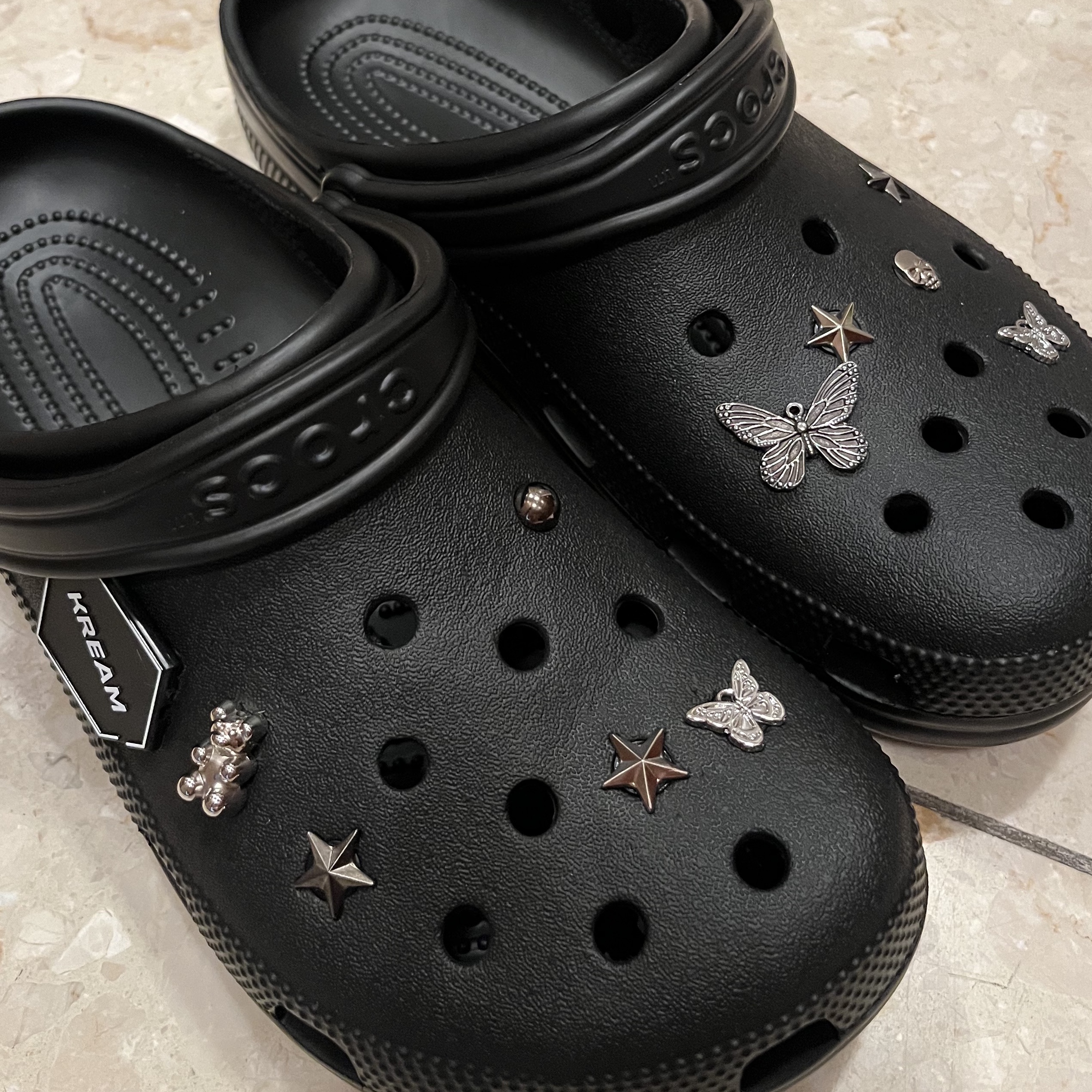 Crocs Classic Clog Black 착용 스타일