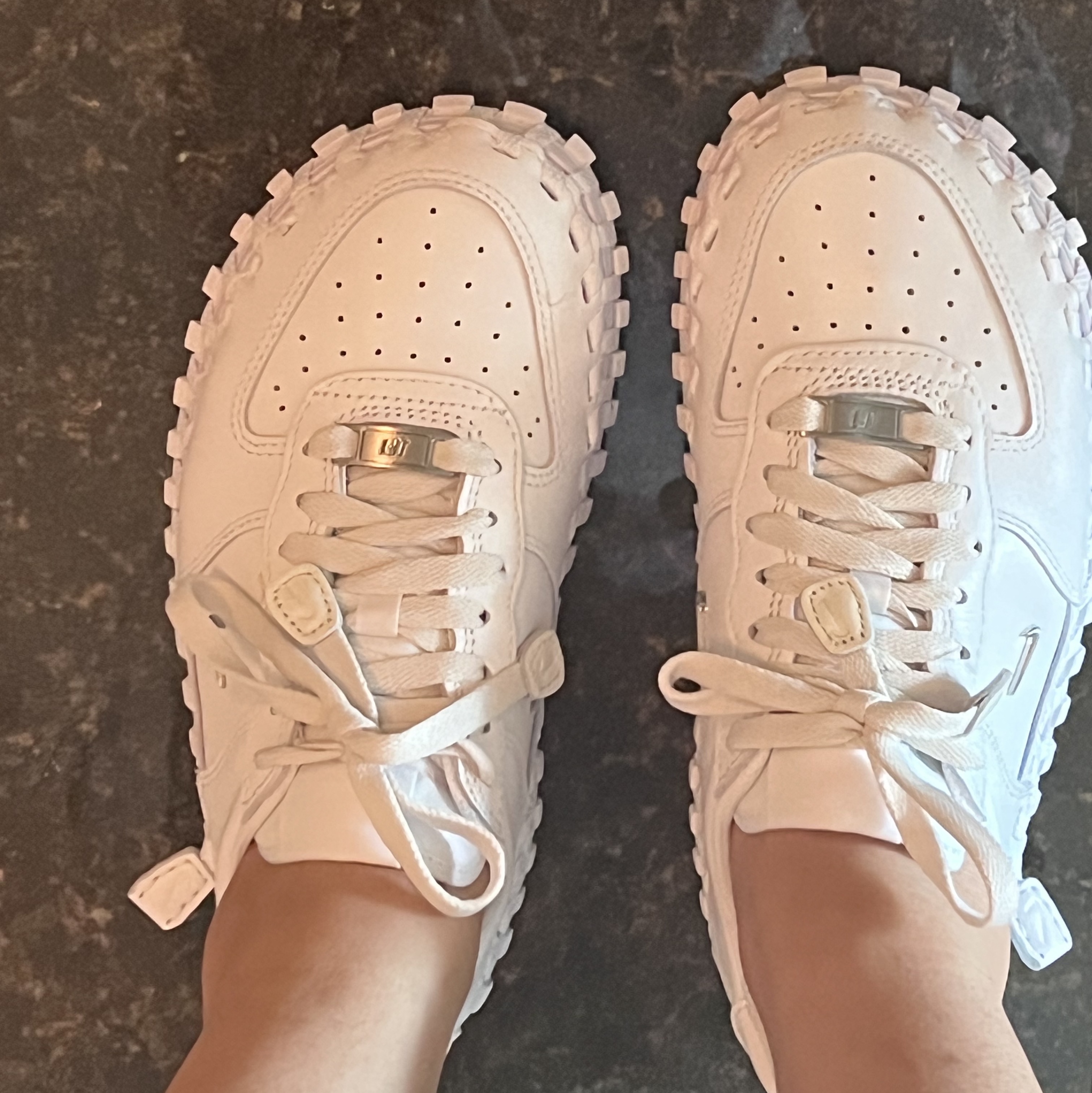 Nike x Jacquemus J Force 1 Low LX SP White 착용 스타일 - 1