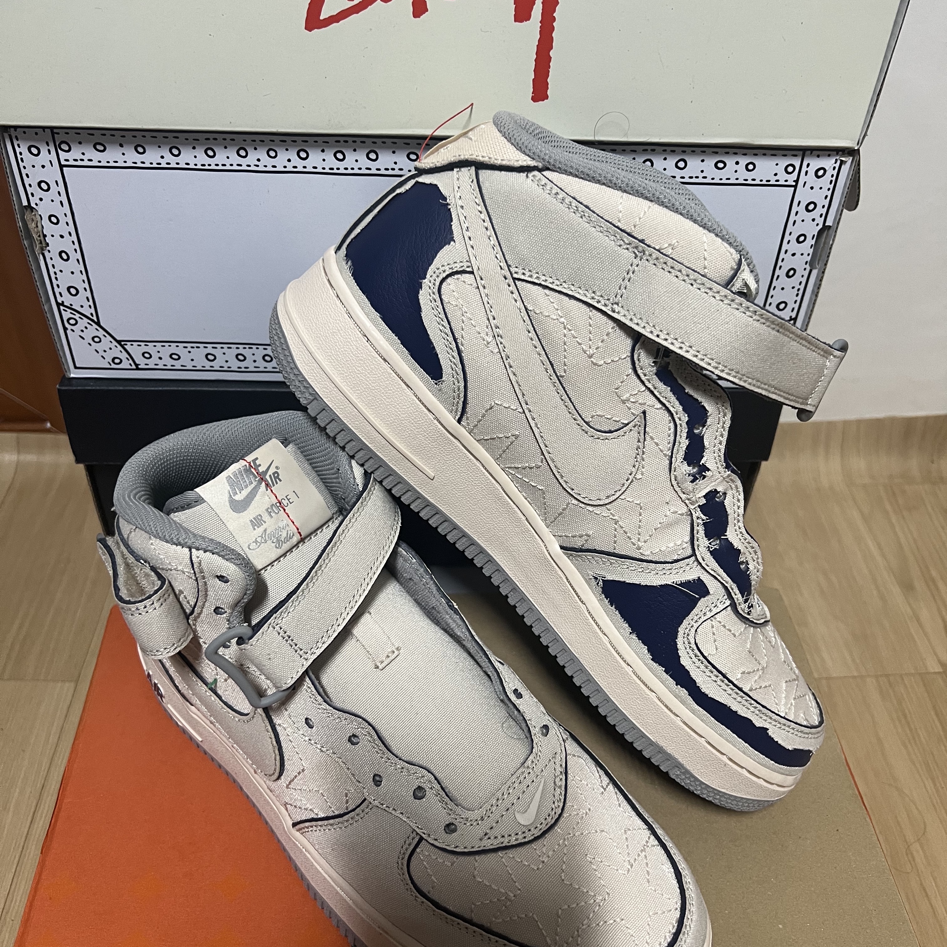 Nike Air Force 1 Mid '07 Pearl White 착용 스타일 - 2