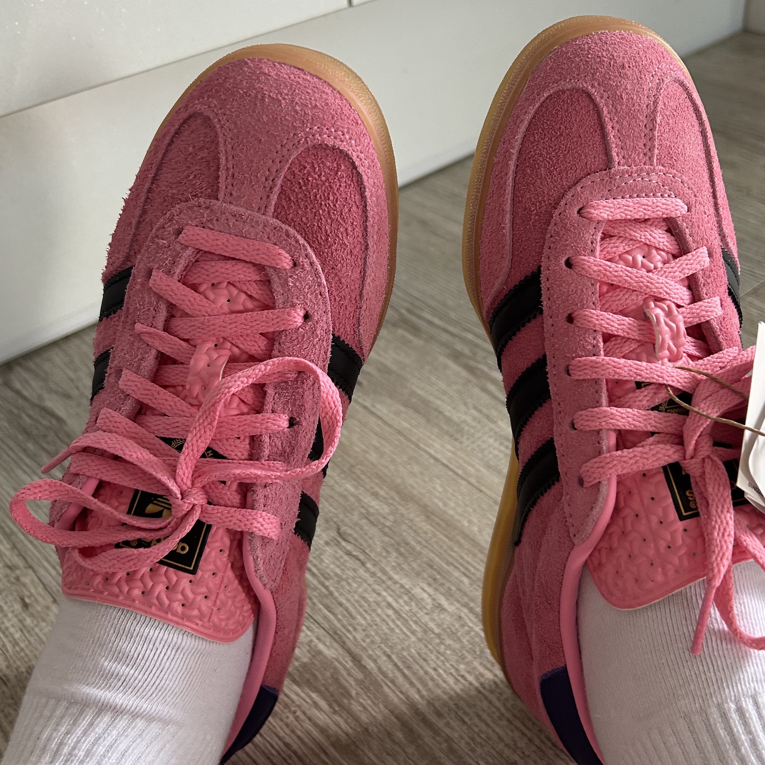 (W) Adidas Gazelle Indoor Bliss Pink 착용 스타일