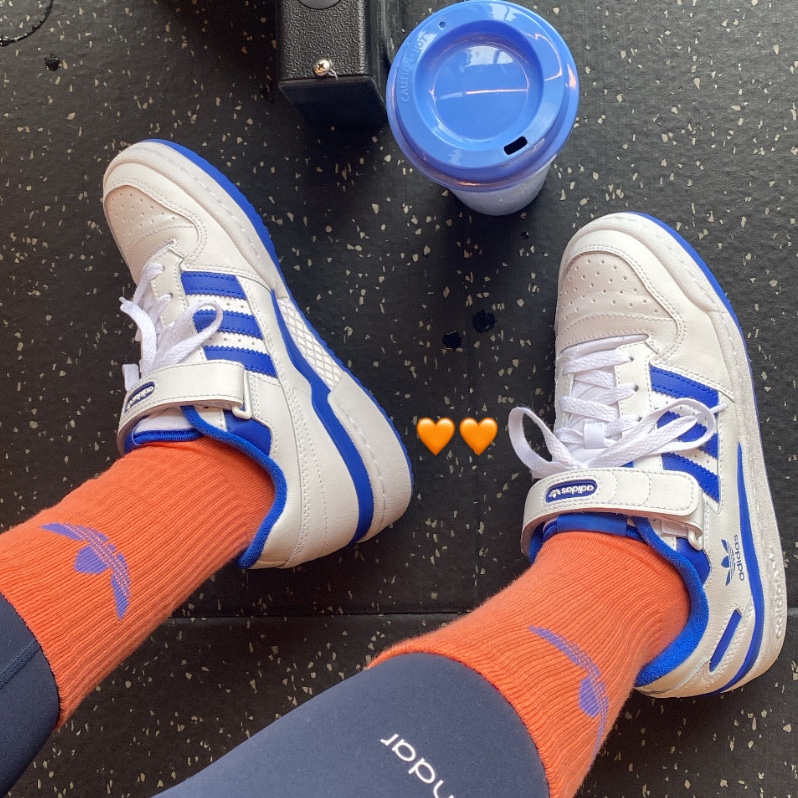 Adidas Forum Low White Royal Blue 착용 스타일