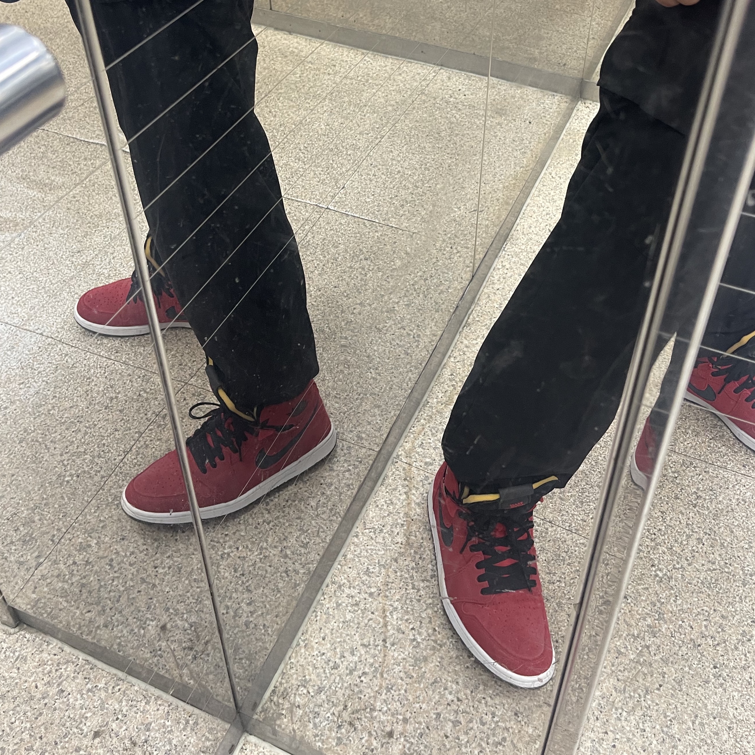 Jordan 1 Zoom Air CMFT Gym Red 착용 스타일