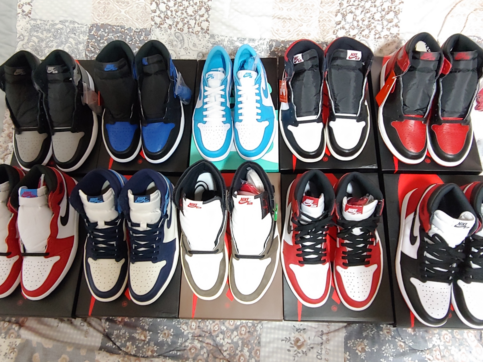 Jordan 1 Retro High OG Chicago 2015, Jordan 1 x Travis Scott Retro High OG SP Mocha 착용 스타일