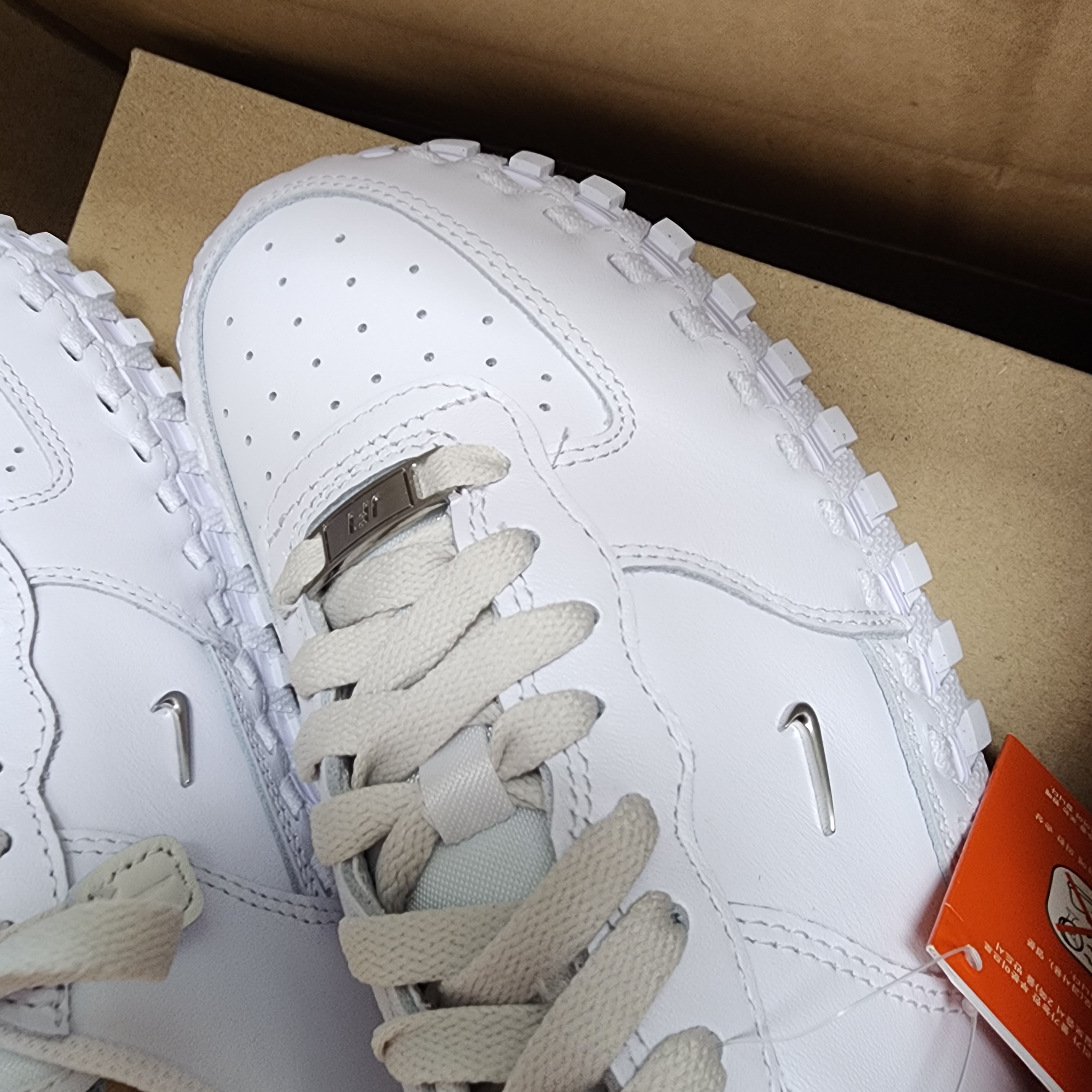 Nike x Jacquemus J Force 1 Low LX SP White 착용 스타일 - 3