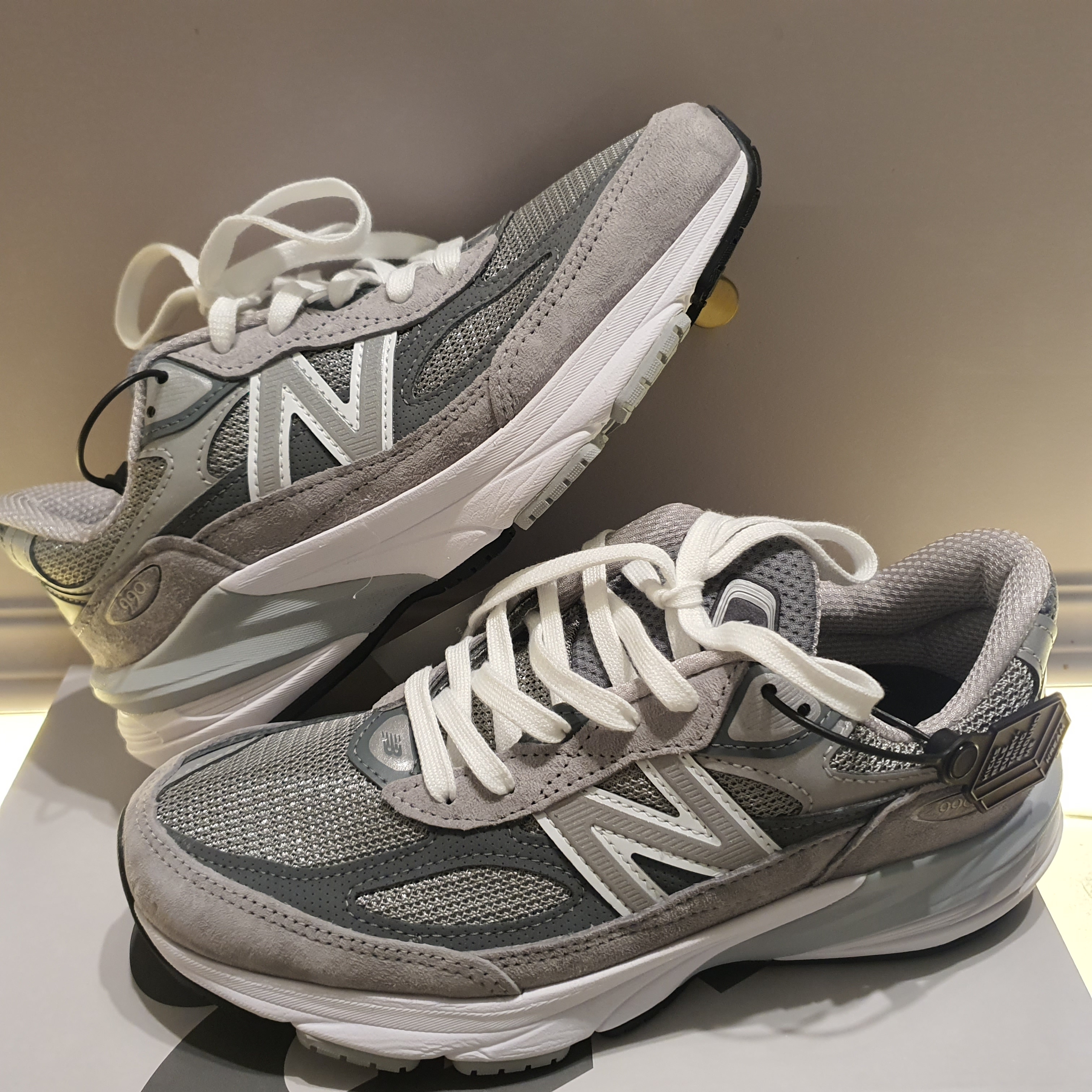 (W) New Balance 990v6 Made in USA Grey - B Standard 착용 스타일