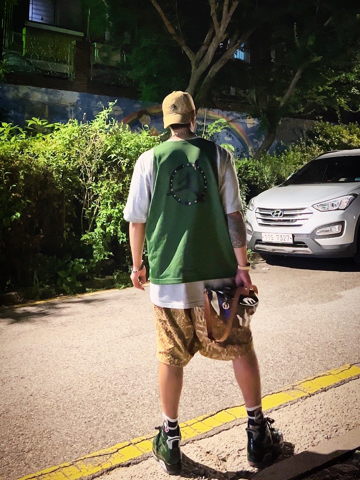 Supreme x Nike ACG Denim 6-Panel Gold Snakeskin - 22FW, Supreme x Nike ACG Nylon Trail Shorts Gold Snakeskin - 22FW 착용 스타일 - 1