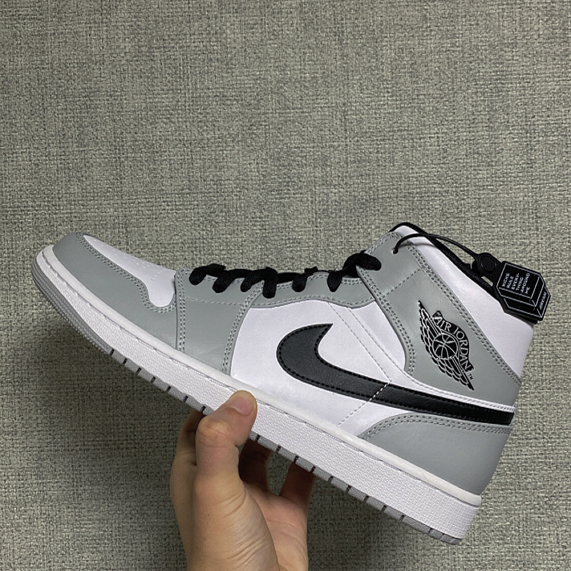 Jordan 1 Mid Light Smoke Grey 착용 스타일