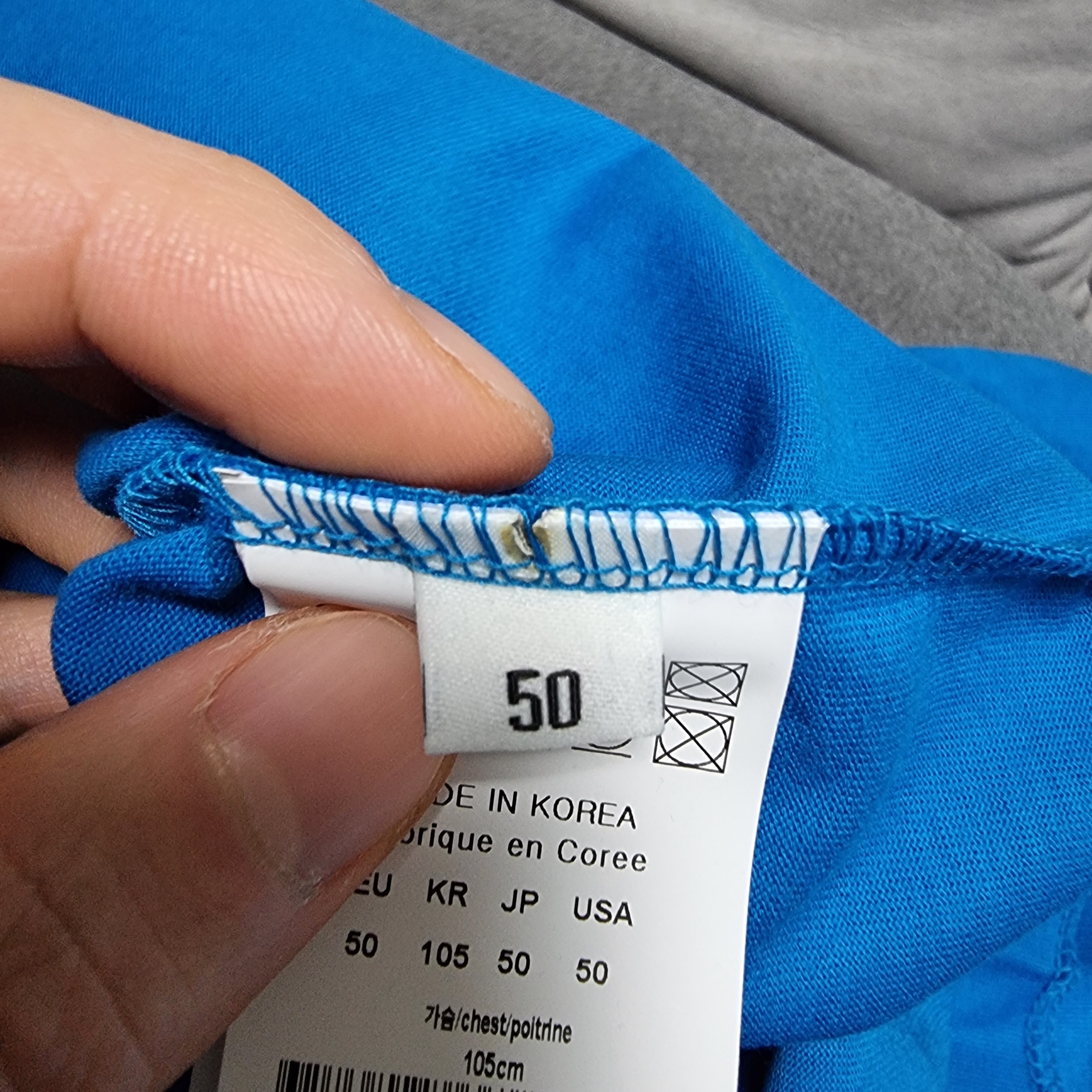Wooyoungmi Flower Print Back Logo T-Shirt Black - 23SS 착용 스타일 - 3