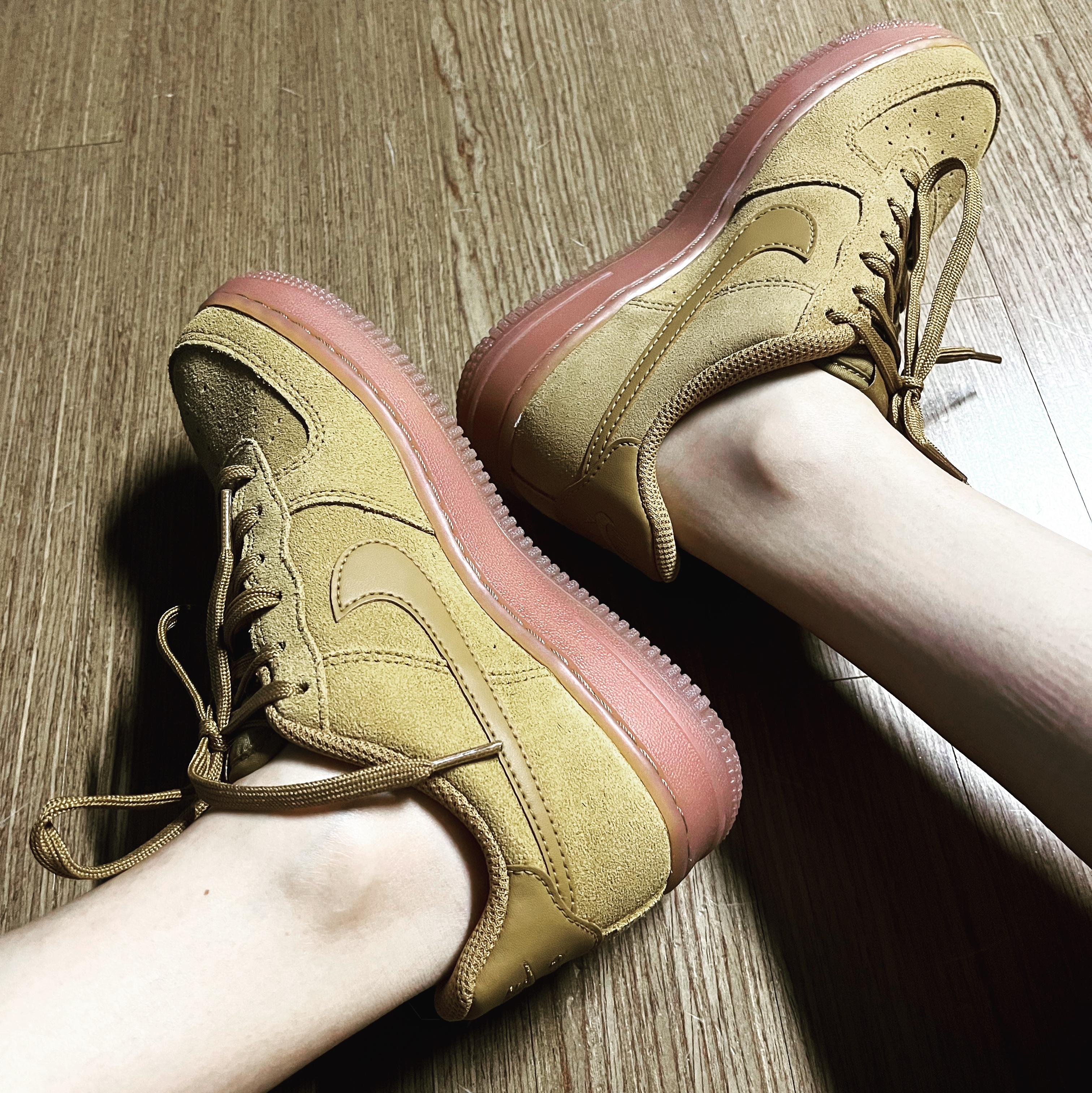 (GS) Nike Air Force 1 LV8 3 Wheat 착용 스타일