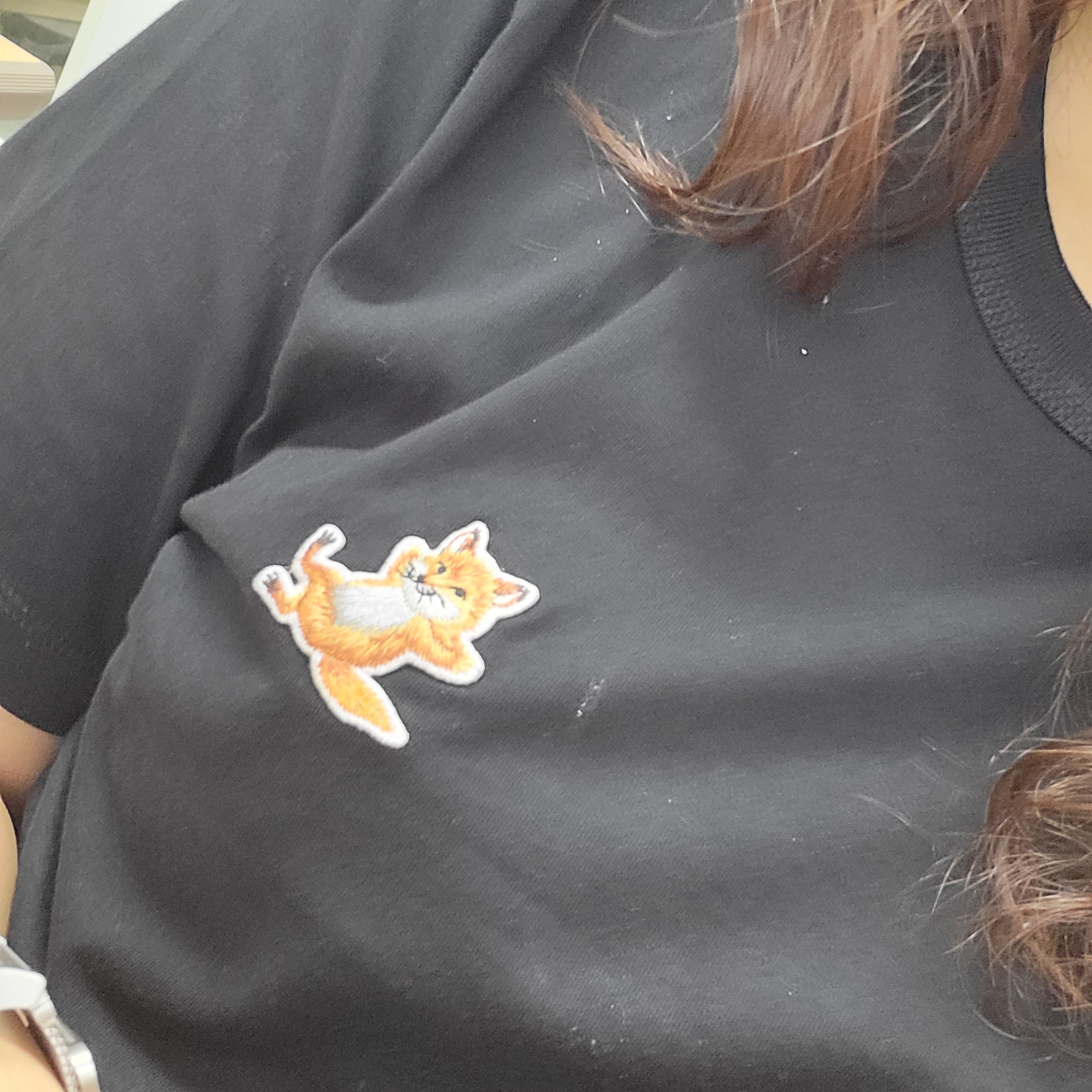Maison Kitsune Chillax Fox Patch Classic T-Shirt Black 착용 스타일