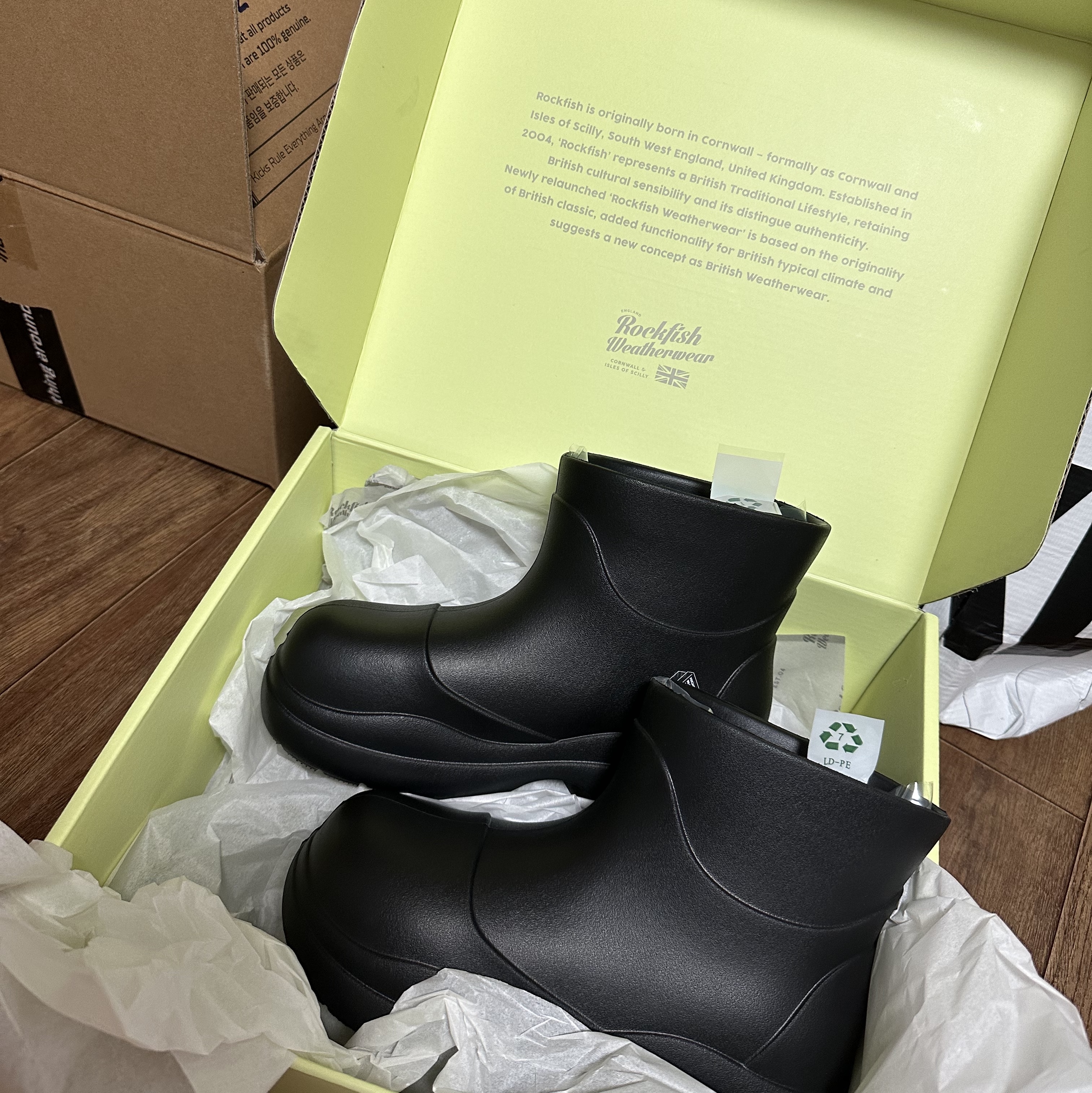 (W) Rockfishweatherwear Hayden Boots Black 착용 스타일