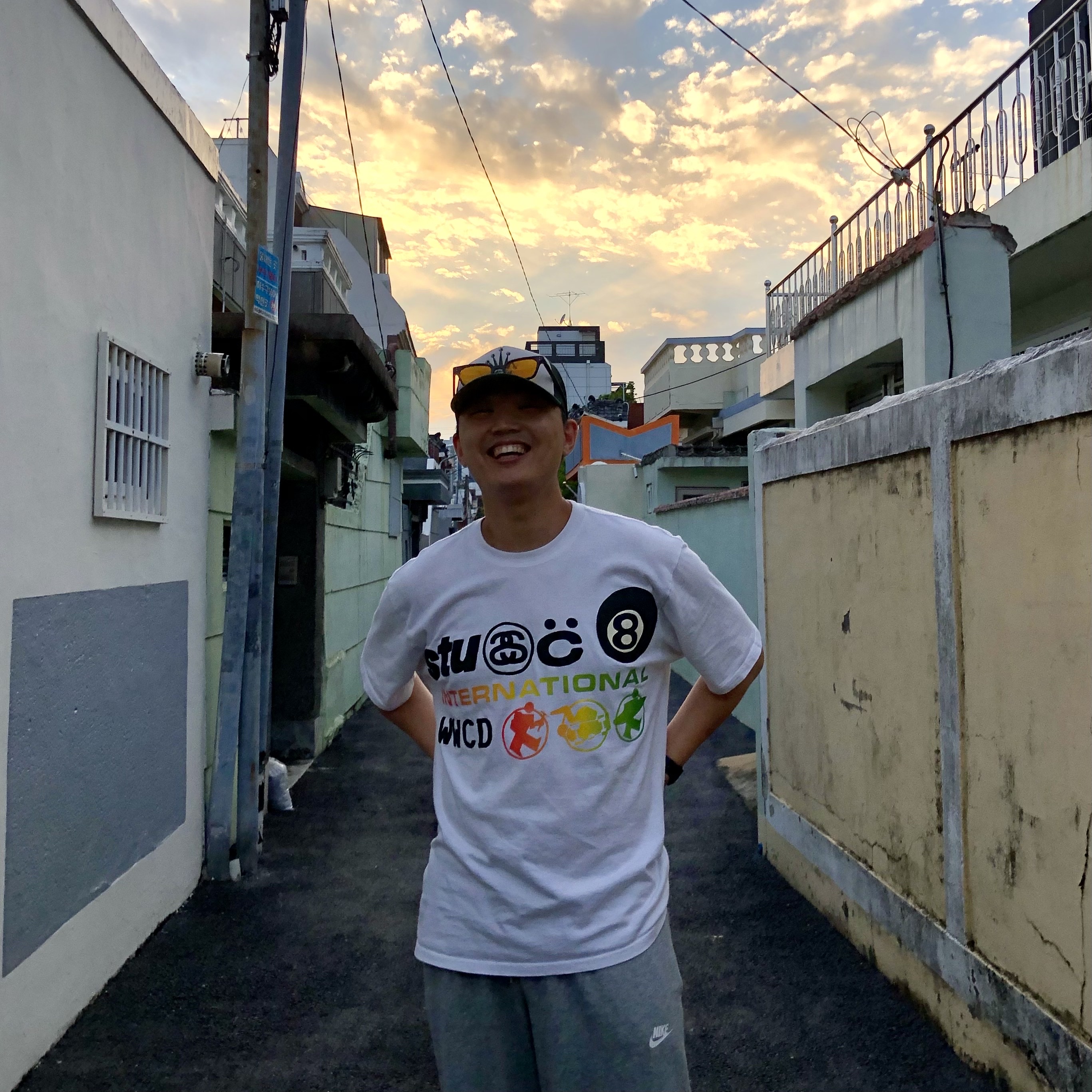 Stussy x Cactus Plant Flea Market International T-Shirt White, Stussy Crown Stock Trucker Cap Forest 착용 스타일 - 3
