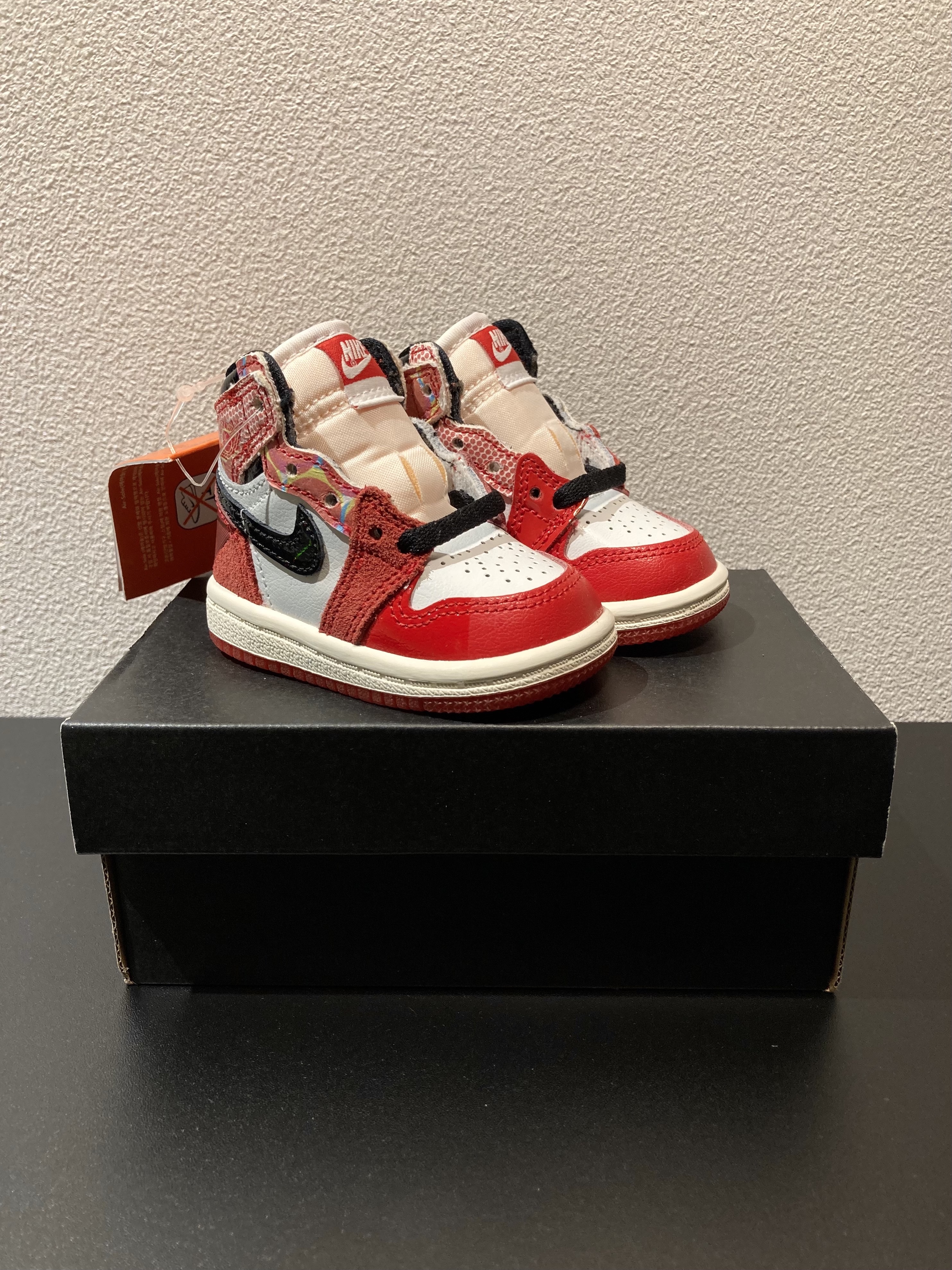 (TD) Jordan 1 Retro High Spider-Man Next Chapter 착용 스타일 - 1
