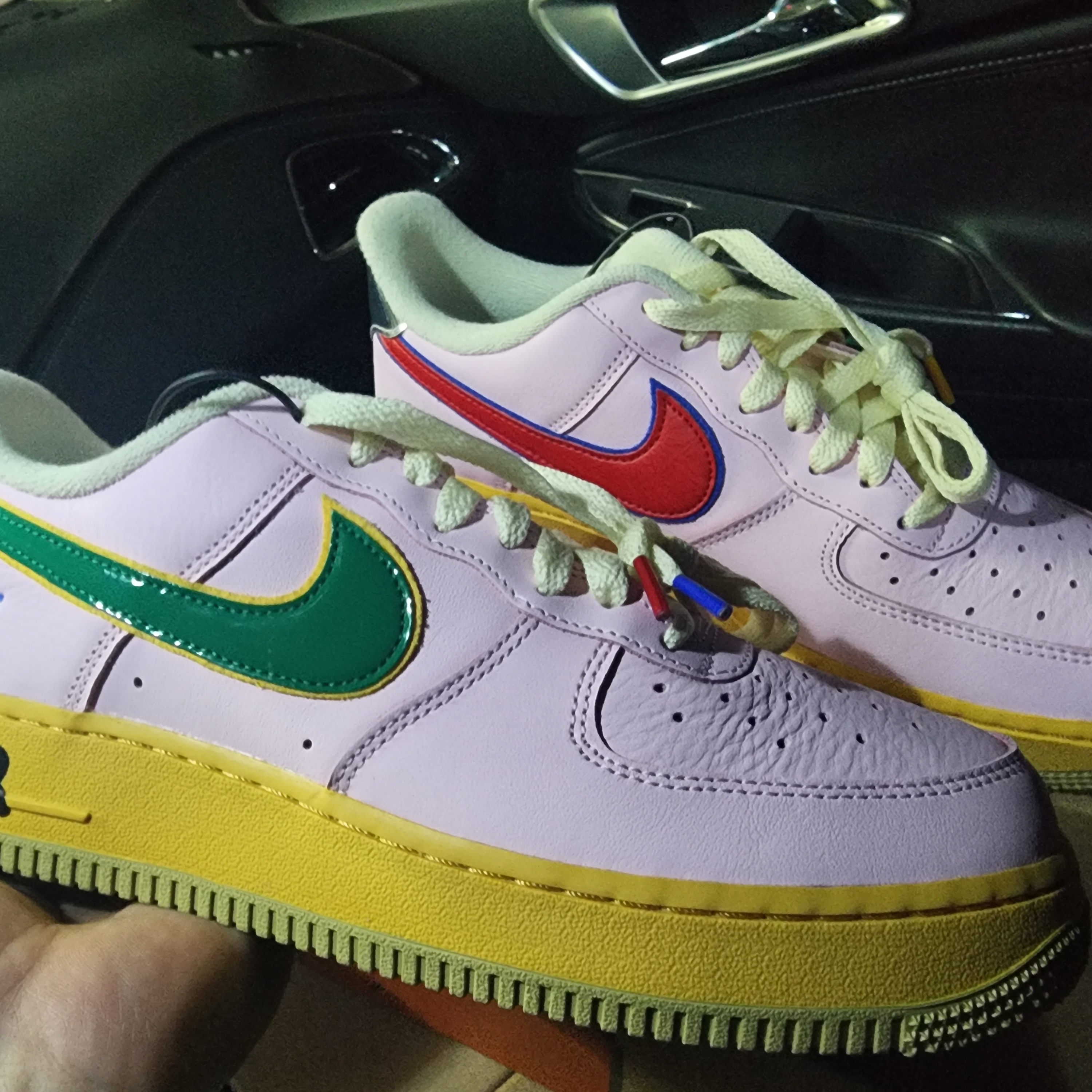 Nike Air Force 1 '07 Pink Tan 착용 스타일 - 3