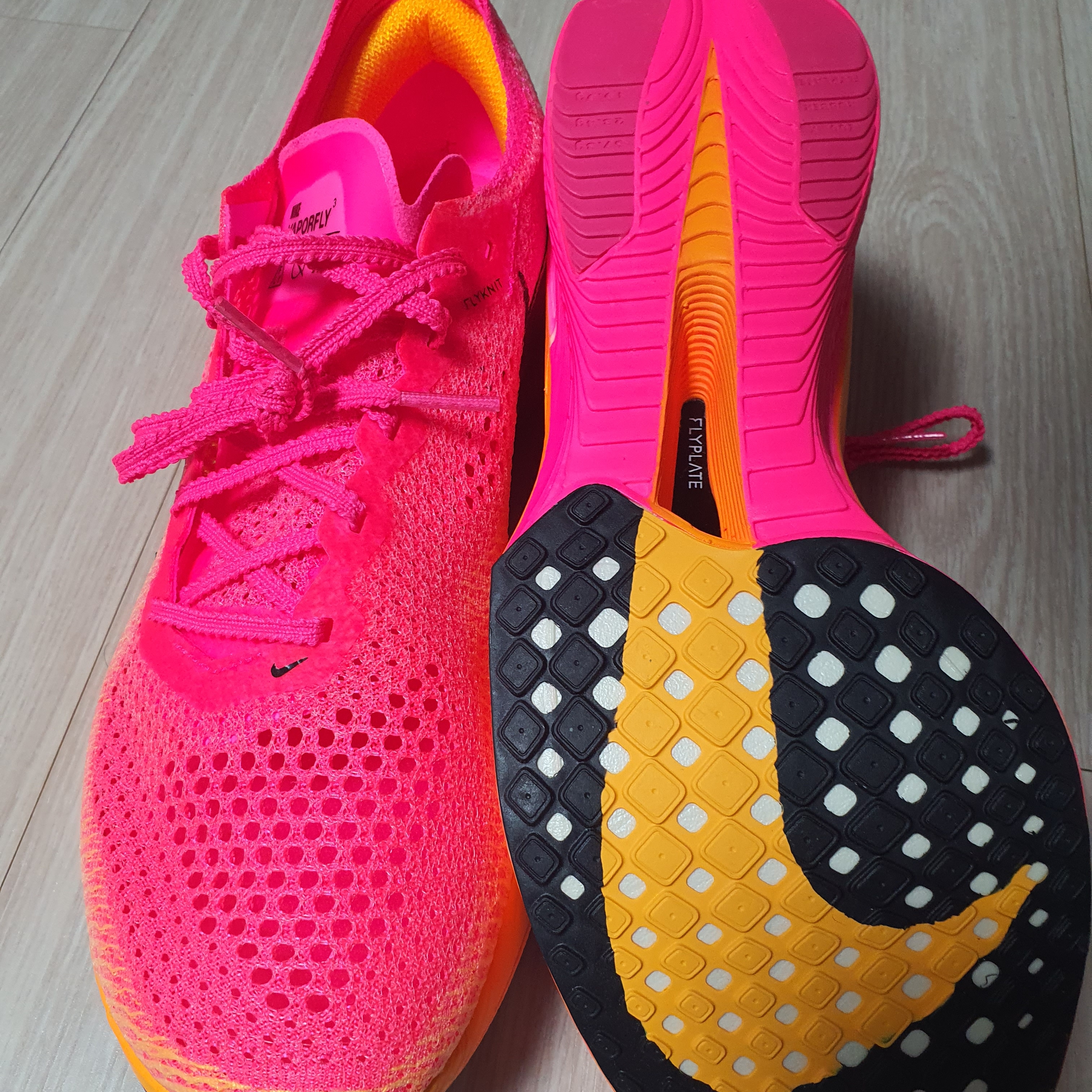 Nike ZoomX Vaporfly Next% 3 Hyper Pink 착용 스타일