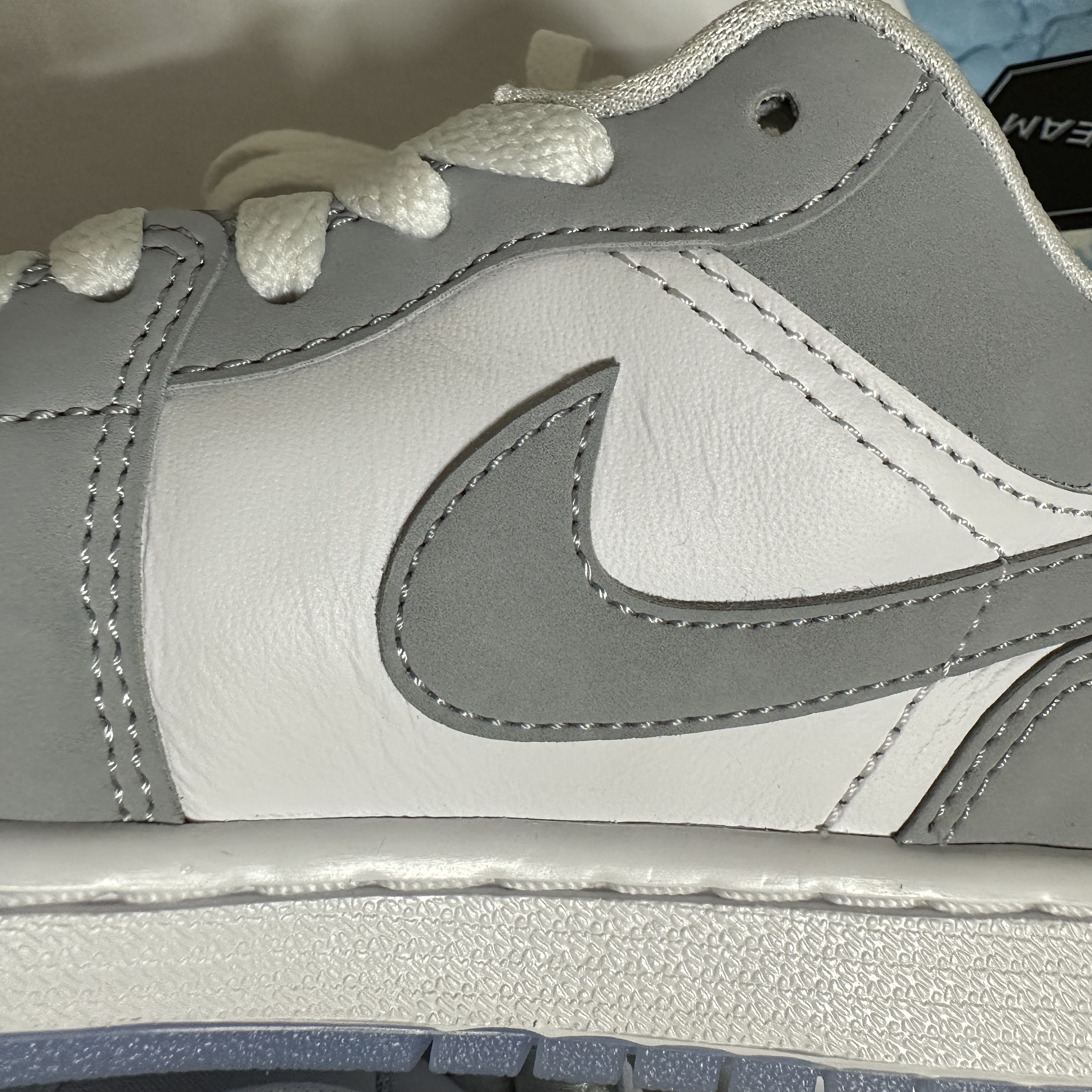 (W) Jordan 1 Low White Wolf Grey 착용 스타일 - 2
